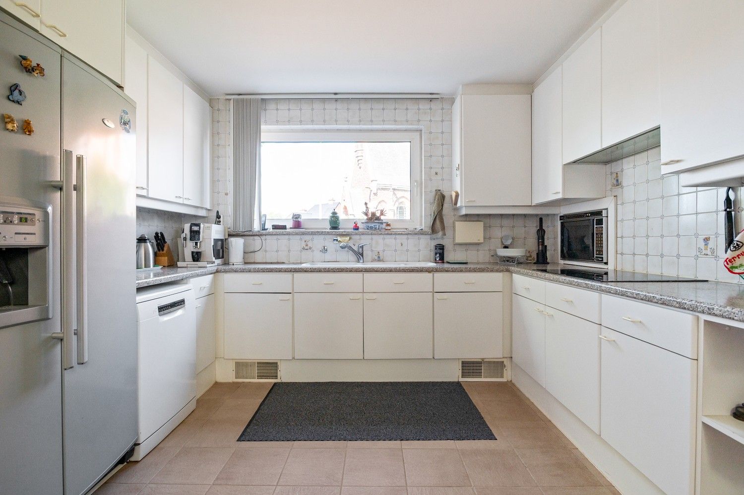 Verassend ruime woning met 3 slaapkamers en een groene tuin nabij centrum ranst. foto 14