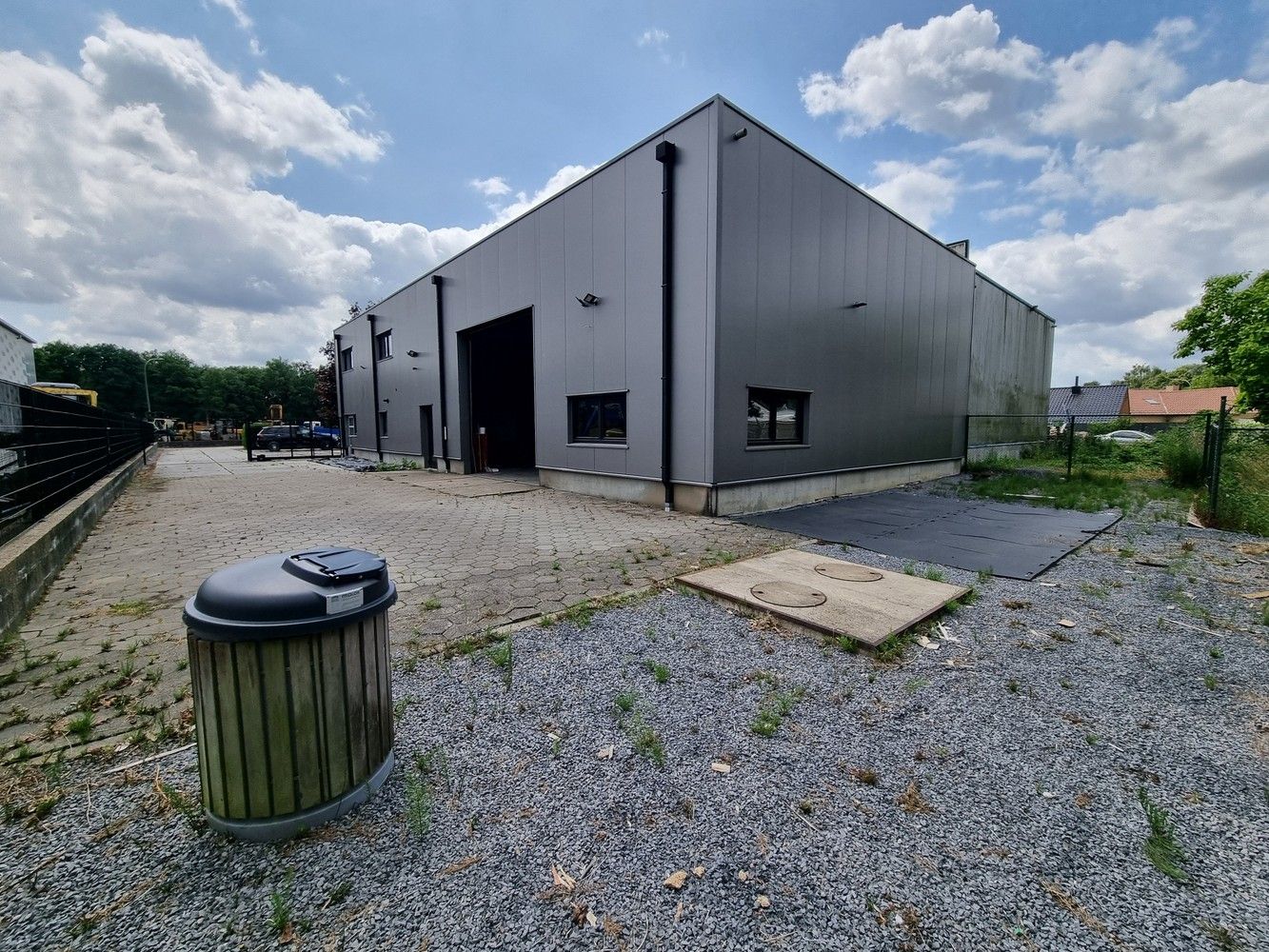 Uitstekend gelegen industrieel gebouw/magazijn met kantoorruimte (400m²) foto 30