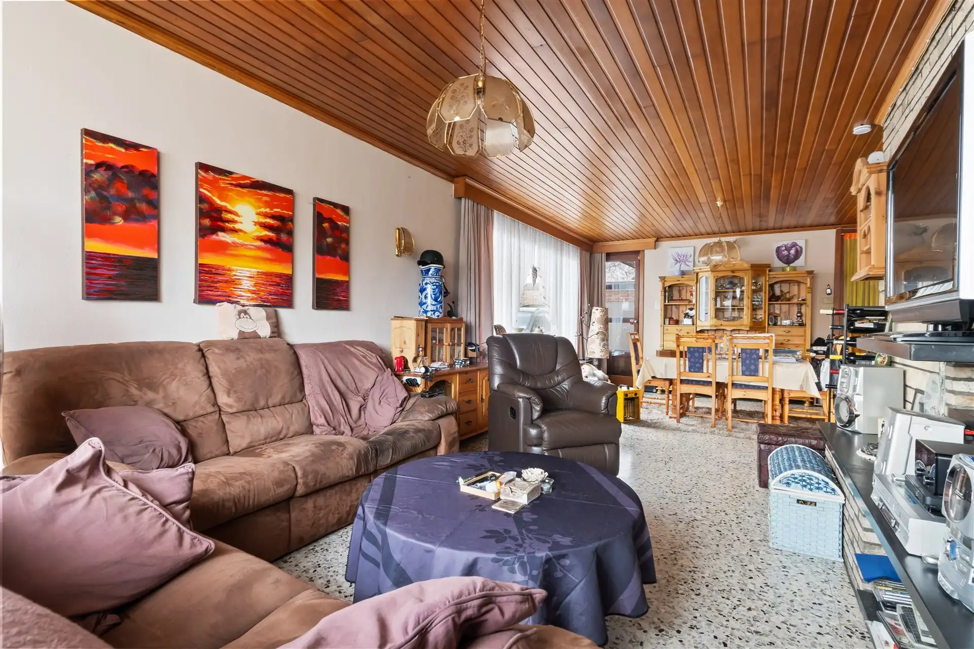 Te renoveren bungalow op een ruim stuk grond foto 6