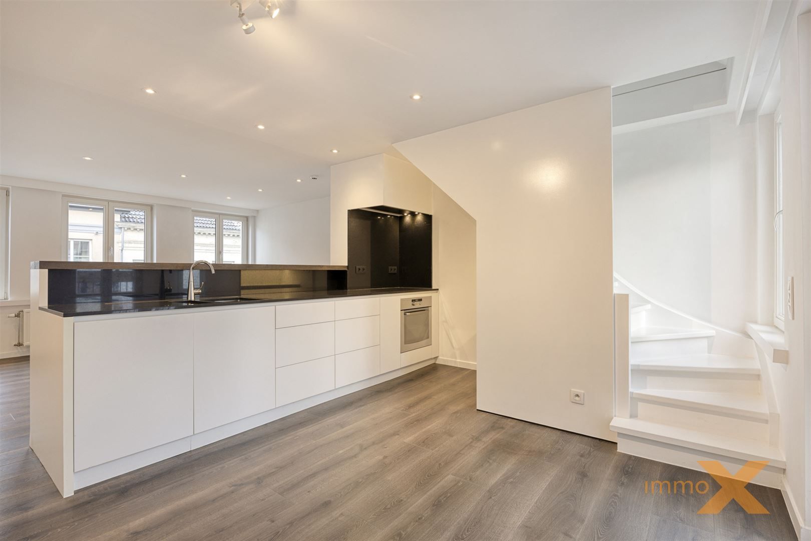 Appartement foto {{pictureIndex}}