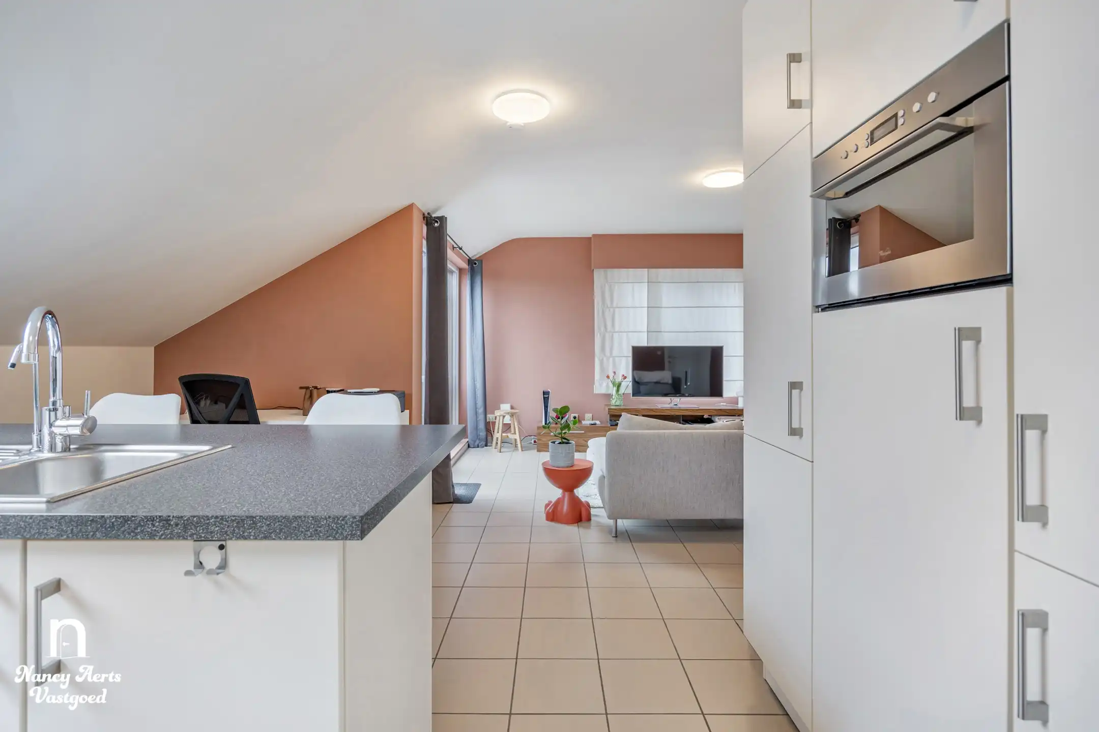 Comfortabel 1‑slaapkamerappartement met terras en parking foto 15