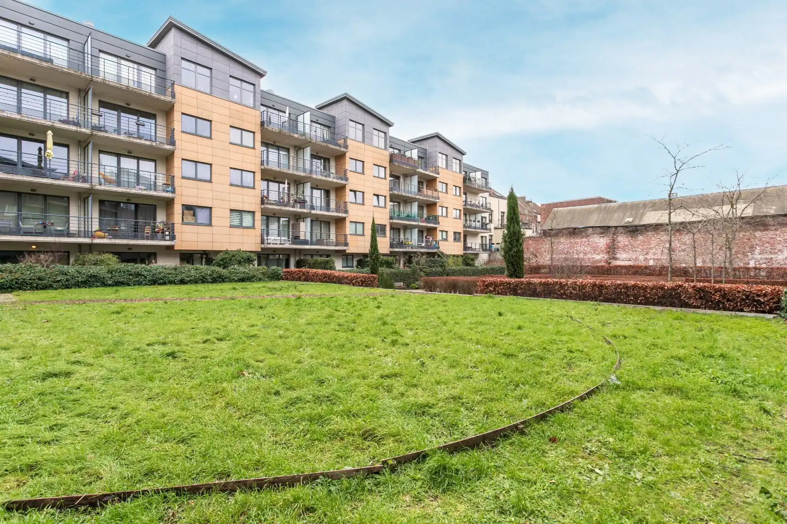 Energiezuinig 1-slpk appartement gelijkvloers met terras, parking en toplocatie nabij Brussel-Zuid foto 18