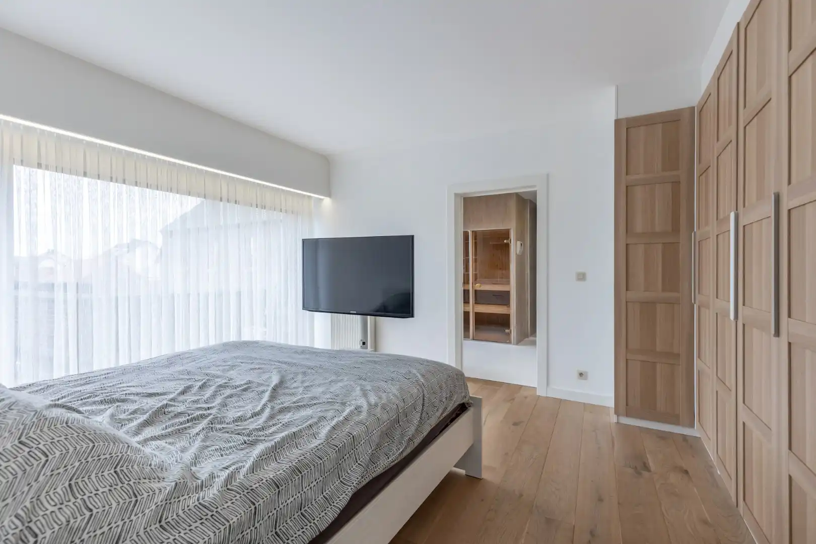 Modern en comfortabel gerenoveerd appartement op de eerste verdieping in het centrum van Neeroeteren foto 13