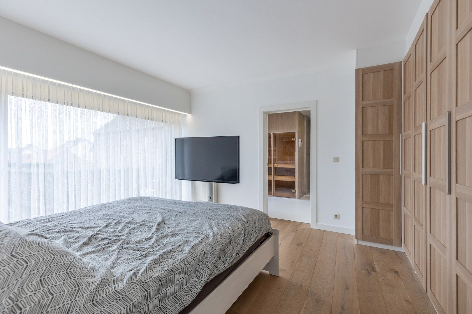 Modern en comfortabel gerenoveerd appartement op de eerste verdieping in het centrum van Neeroeteren foto 13