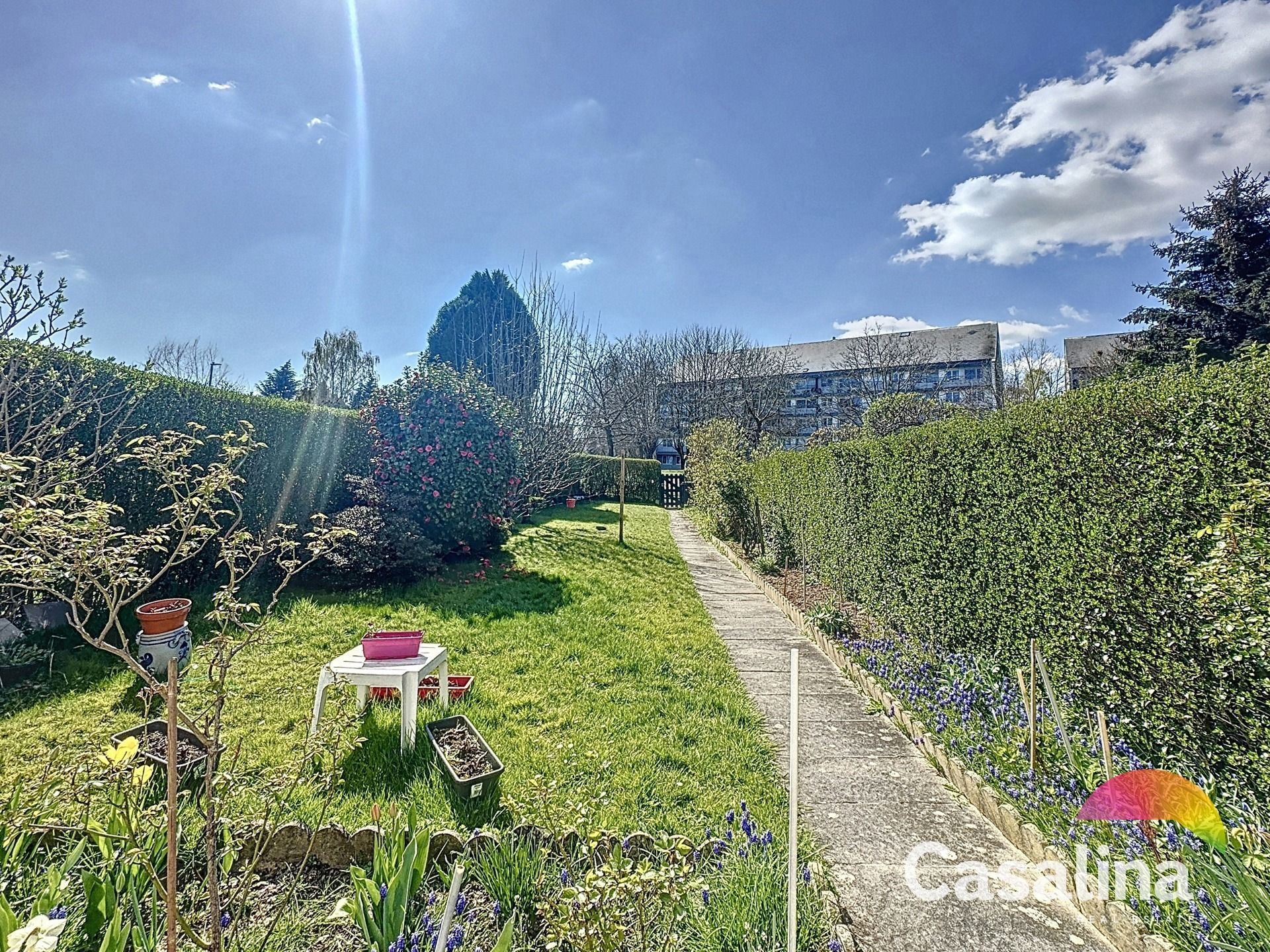 Te renoveren woning met tuin foto 14