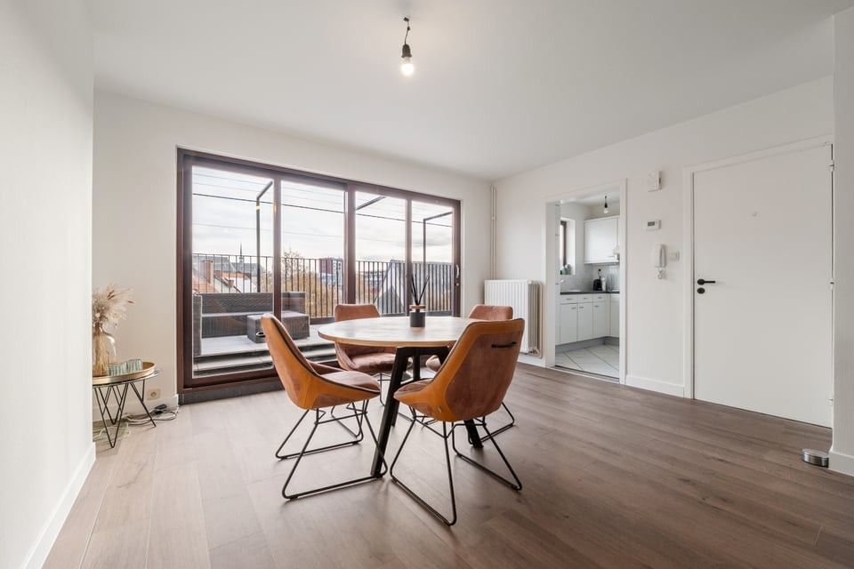 MOOI DAKAPPARTEMENT MET UNIEK TERRAS IN SINT-TRUIDEN foto 6