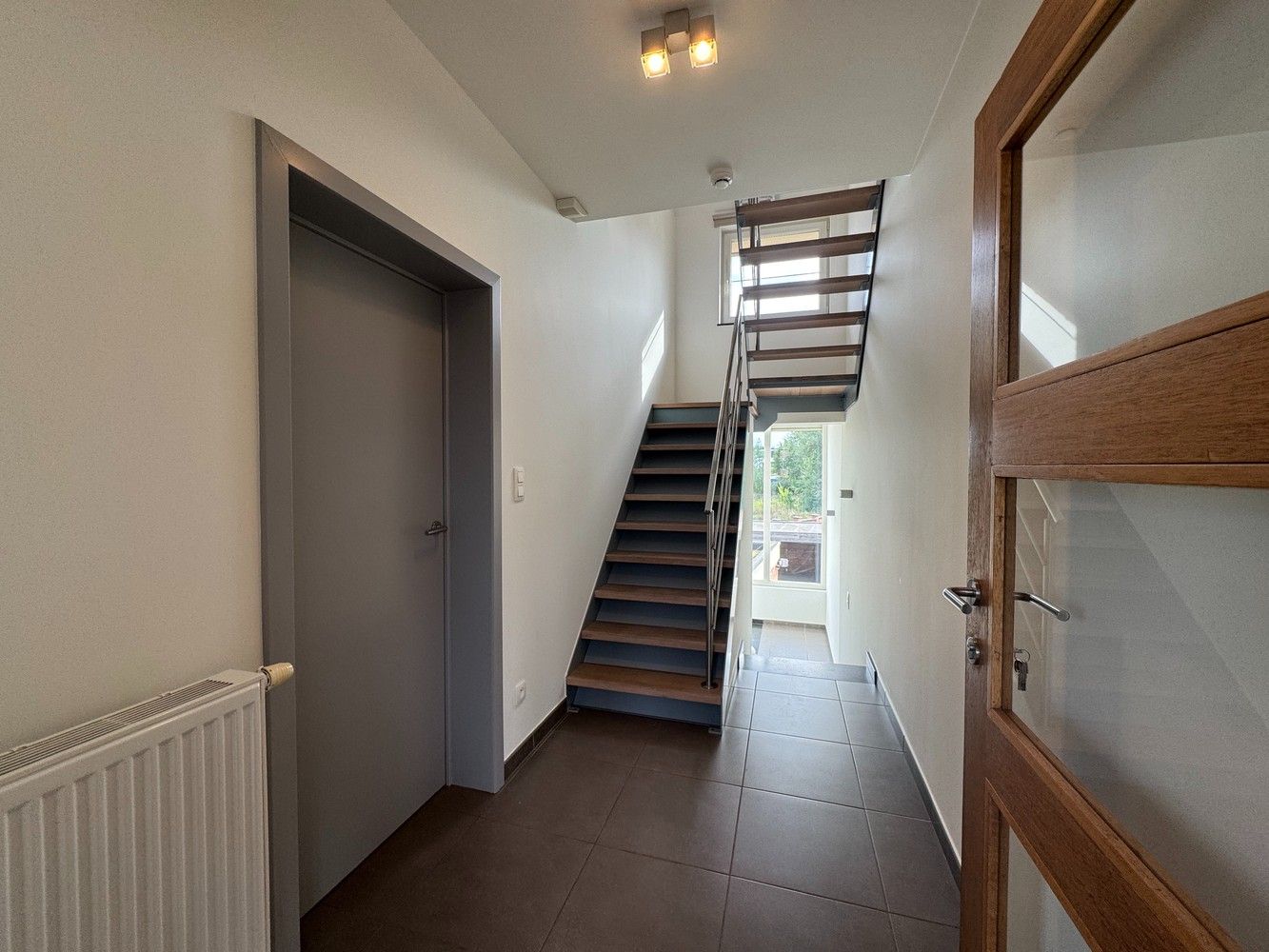 TE HUUR: Ruim Duplex-appartement met 4 staanplaatsen in Diepenbeek foto 10
