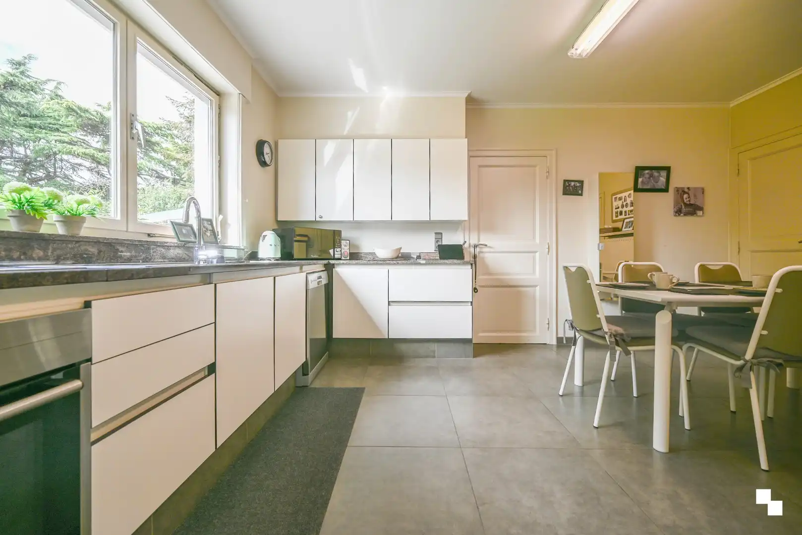 Charmante, goed onderhouden woning met werkplaats foto 9