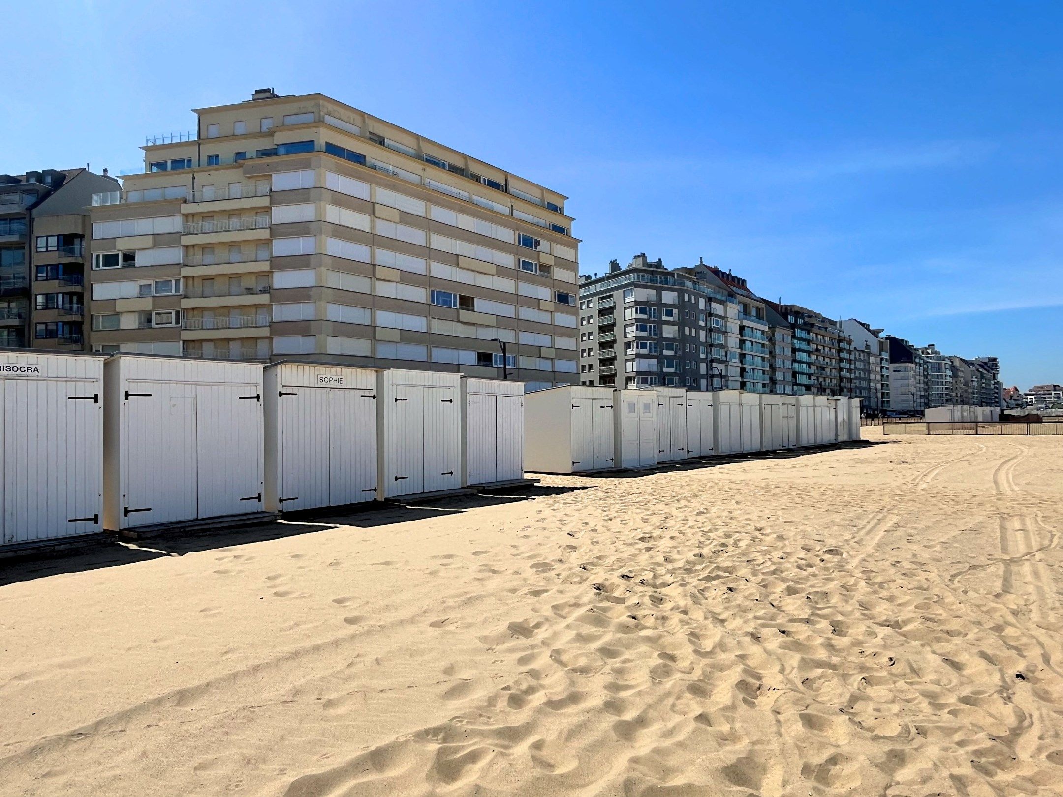 Tof appartement aan het Albertstrand te Knokke-Duinbergen foto {{pictureIndex}}