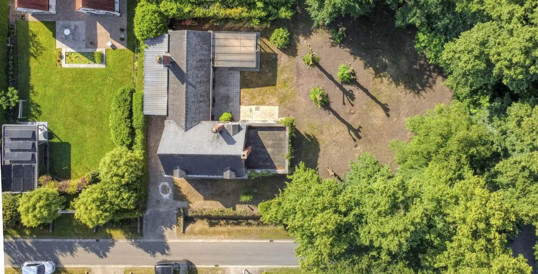 Te renoveren villa aan het kasteel ten Bogaerde foto 2
