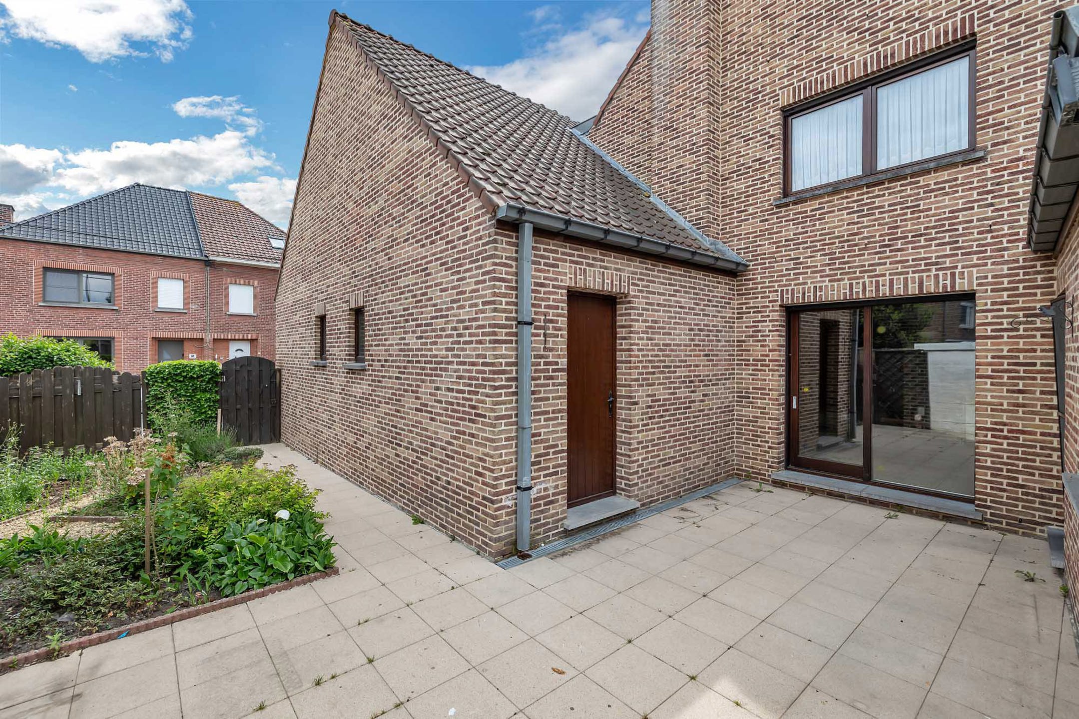 Te renoveren halfopen bebouwing met 2 slaapkamers  foto 23