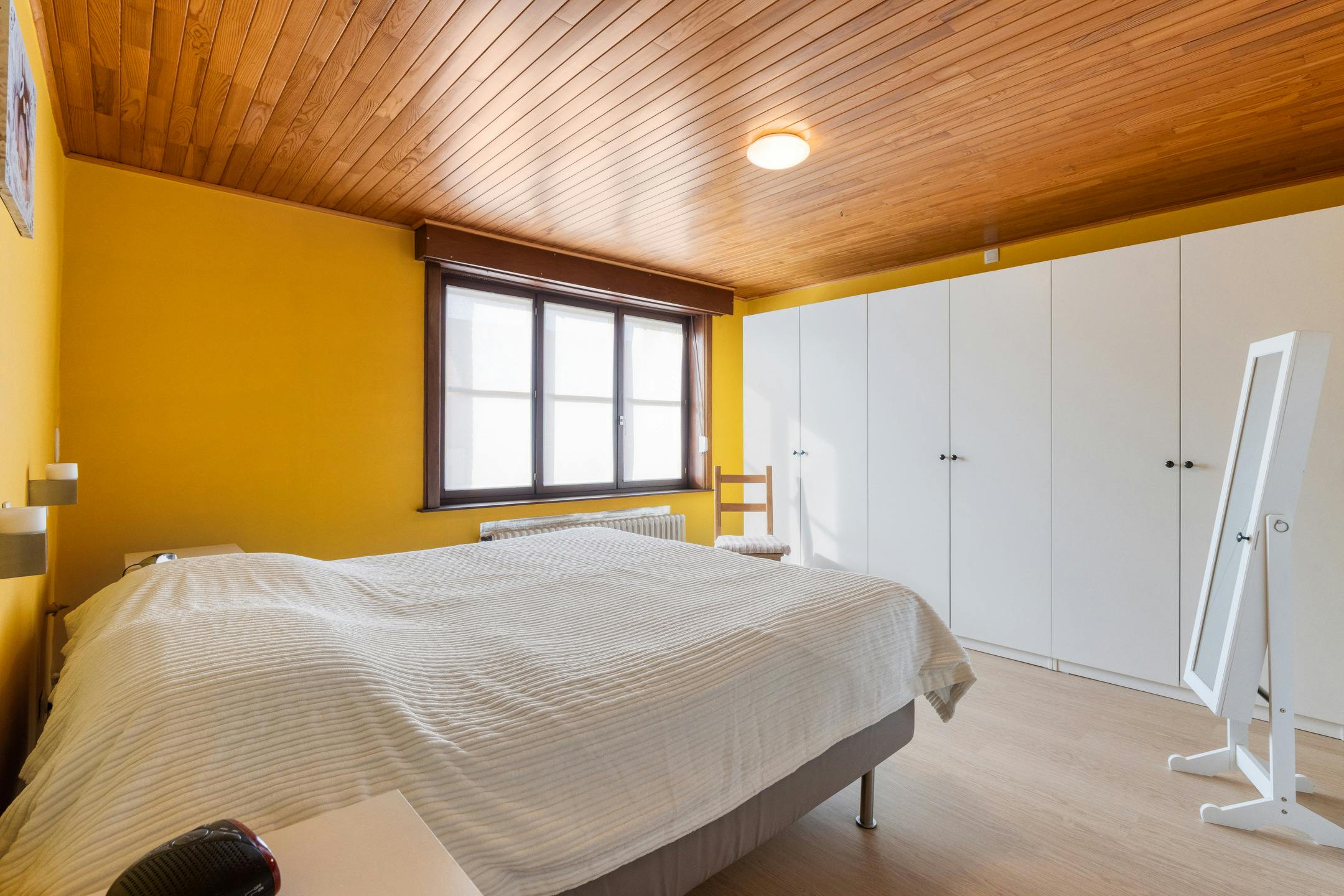 Instapklare woning met gezellige tuin te koop in Roeselare foto 12