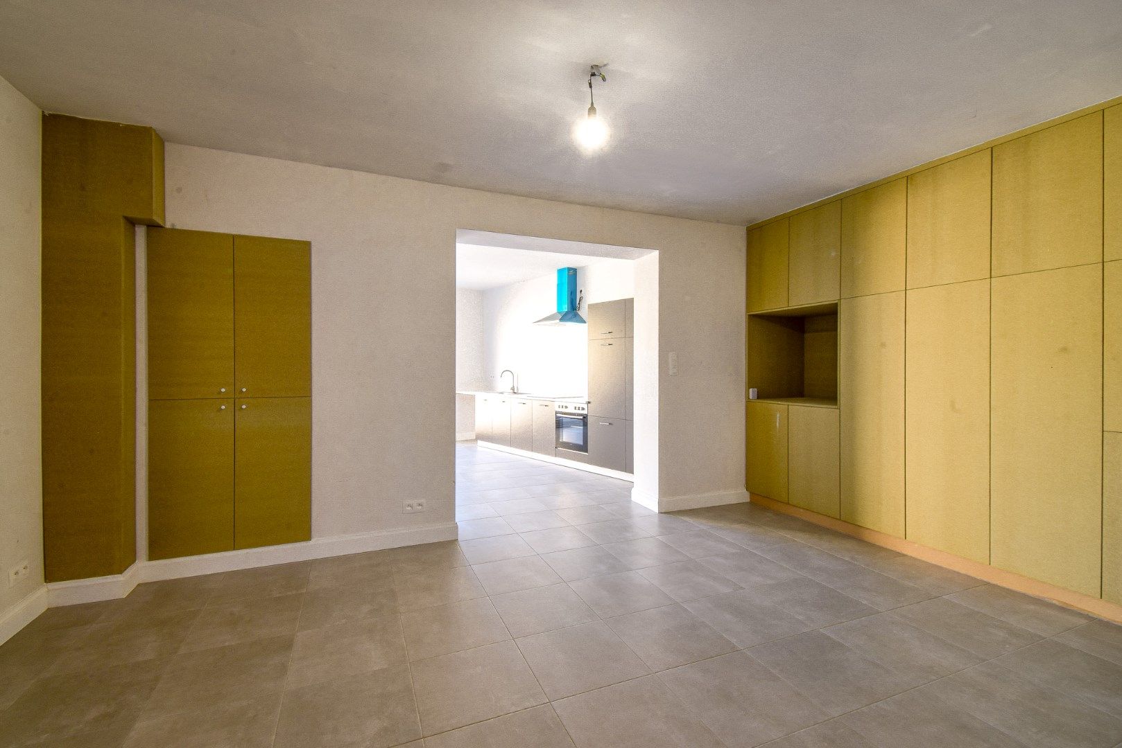 Instapklare gerenoveerde rijwoning in het centrum van Gistel foto 6