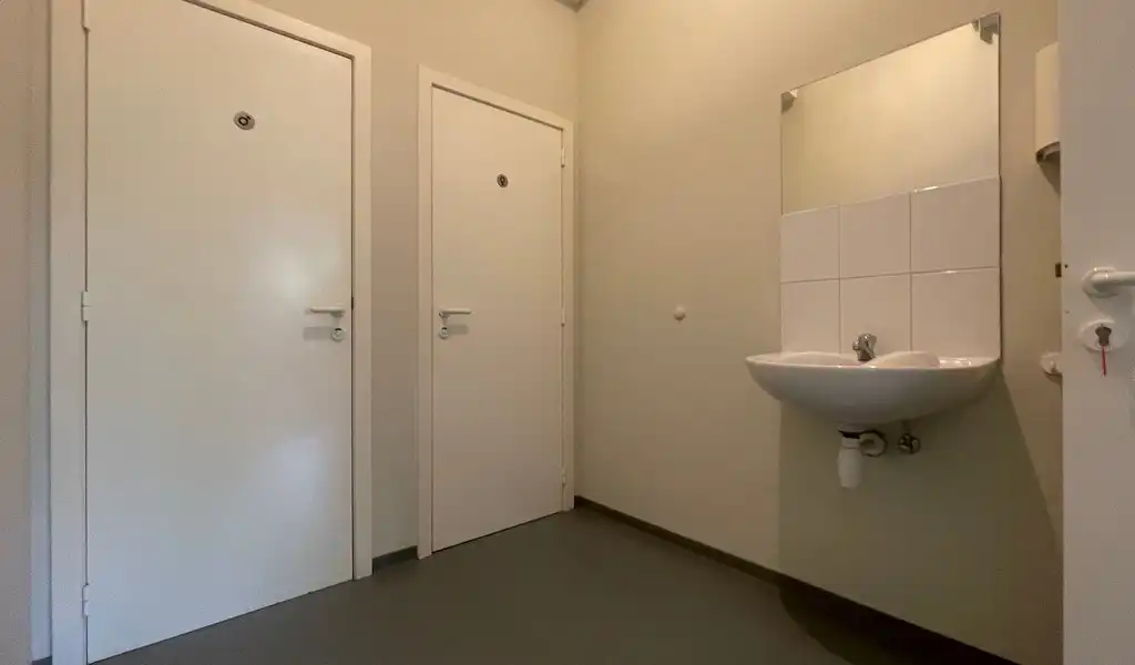 Budgetvriendelijk kantoor te huur aan luchthaven in Deurne foto 6