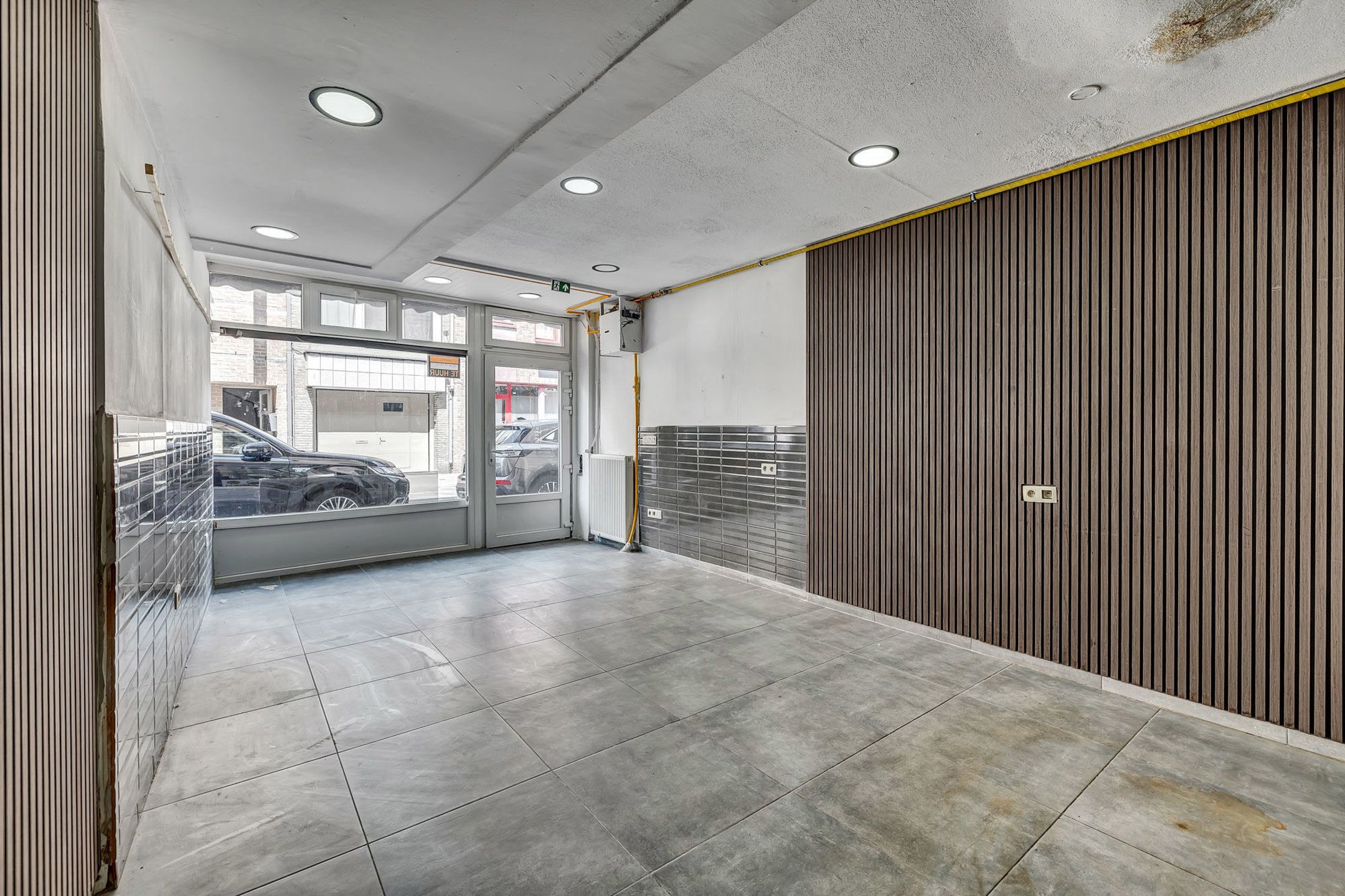 Instapklare handelsruimte met ruim triplex appartement  foto 18