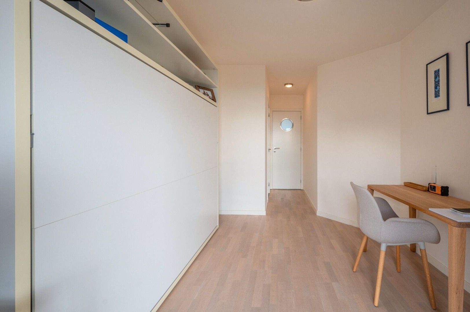 Zonnig doorloopappartement met twee slaapkamers! foto 9