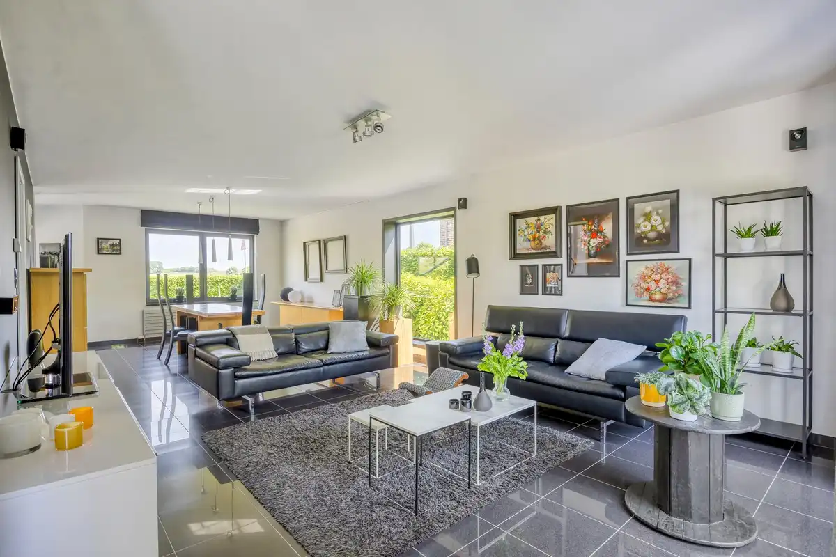 gezellige en lichtrijke villa op 9,50 are - 100 % instapklaar foto 11