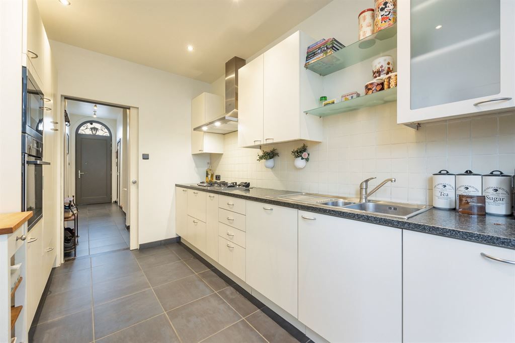 Lichte, instapklare woning met stadstuin foto 6