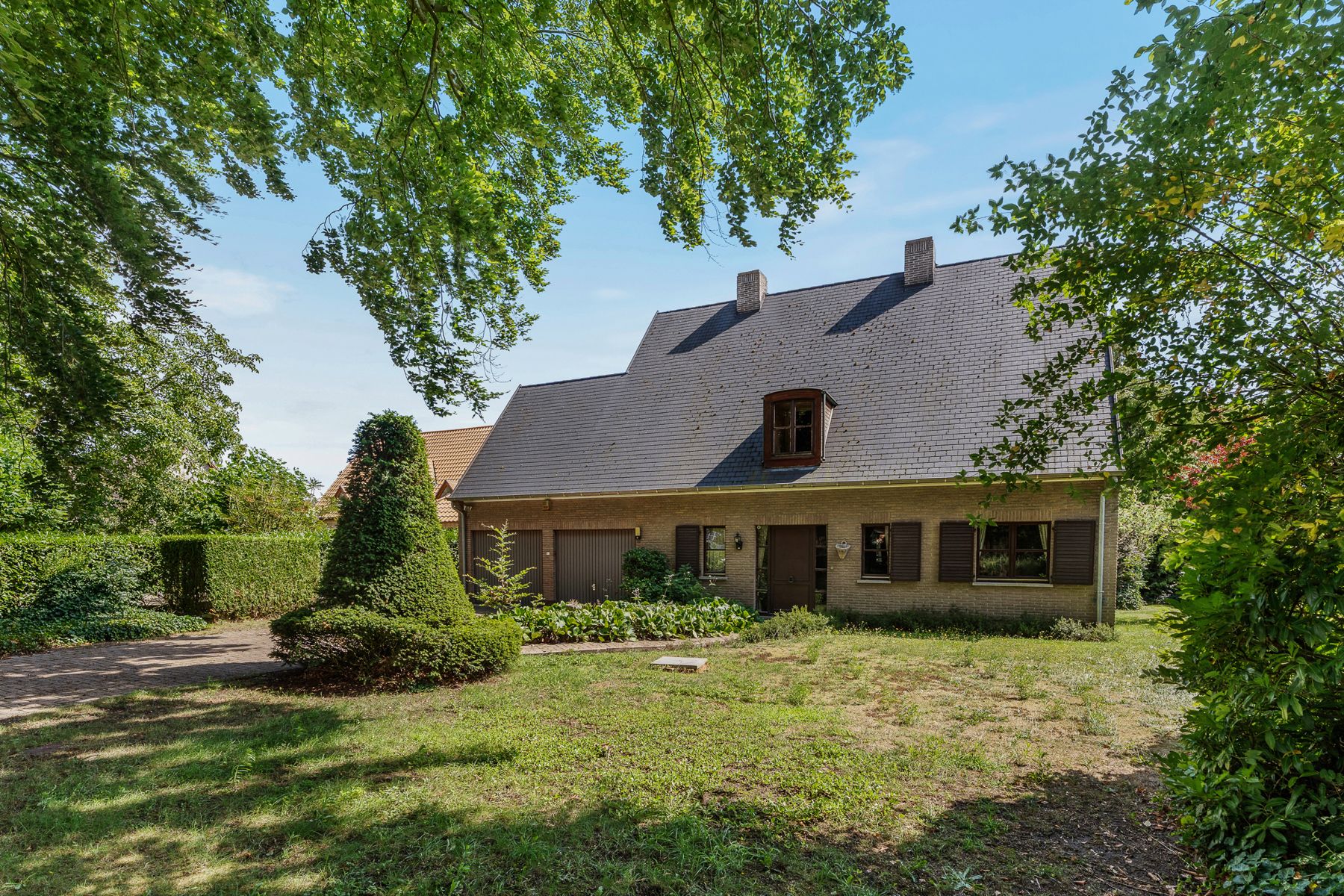 Hoofdfoto van de publicatie: Openbebouwing gelegen in een residentiële wijk in Aalter!