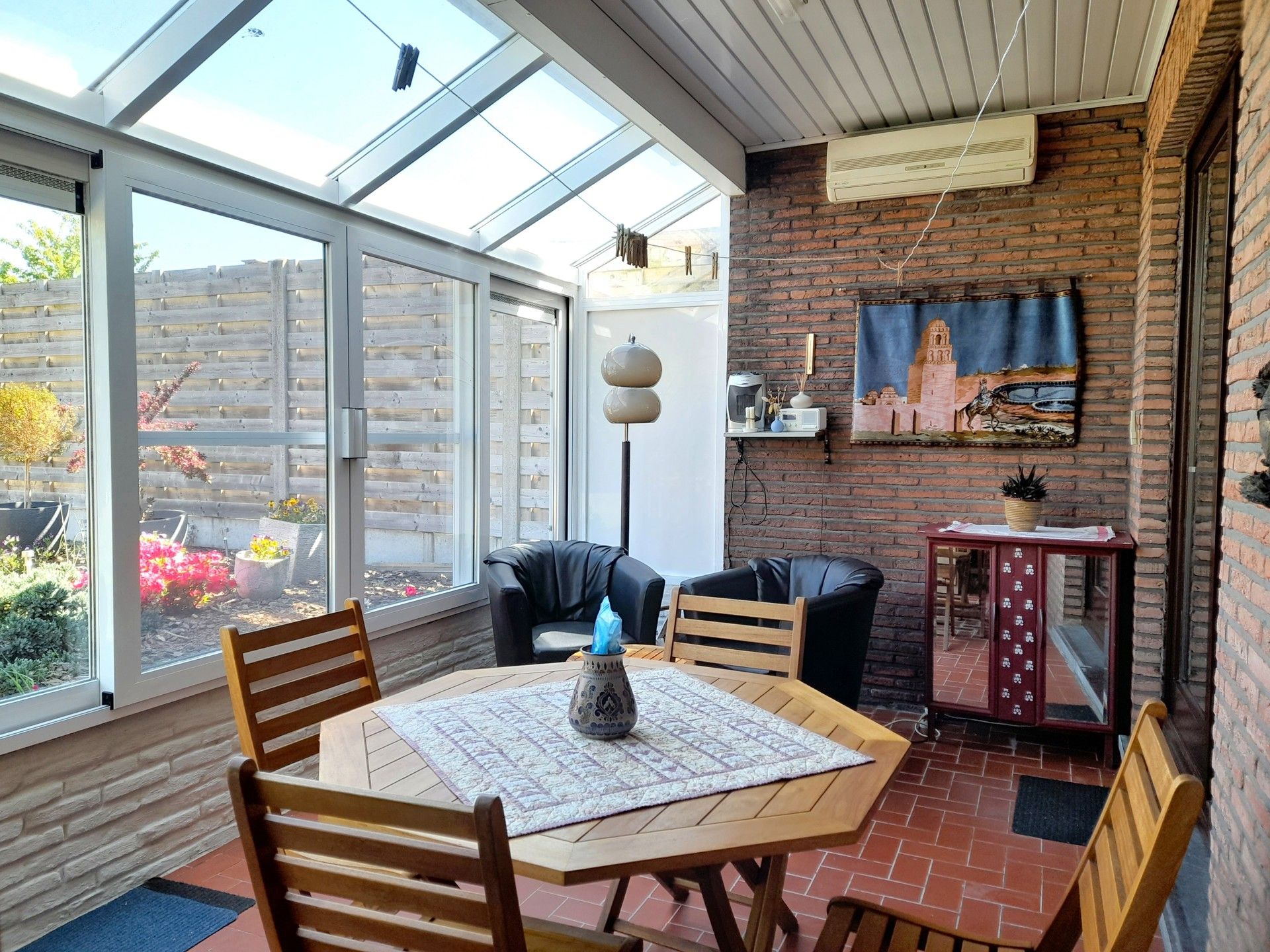 Top onderhouden eengezinswoning – centraal gelegen foto 5