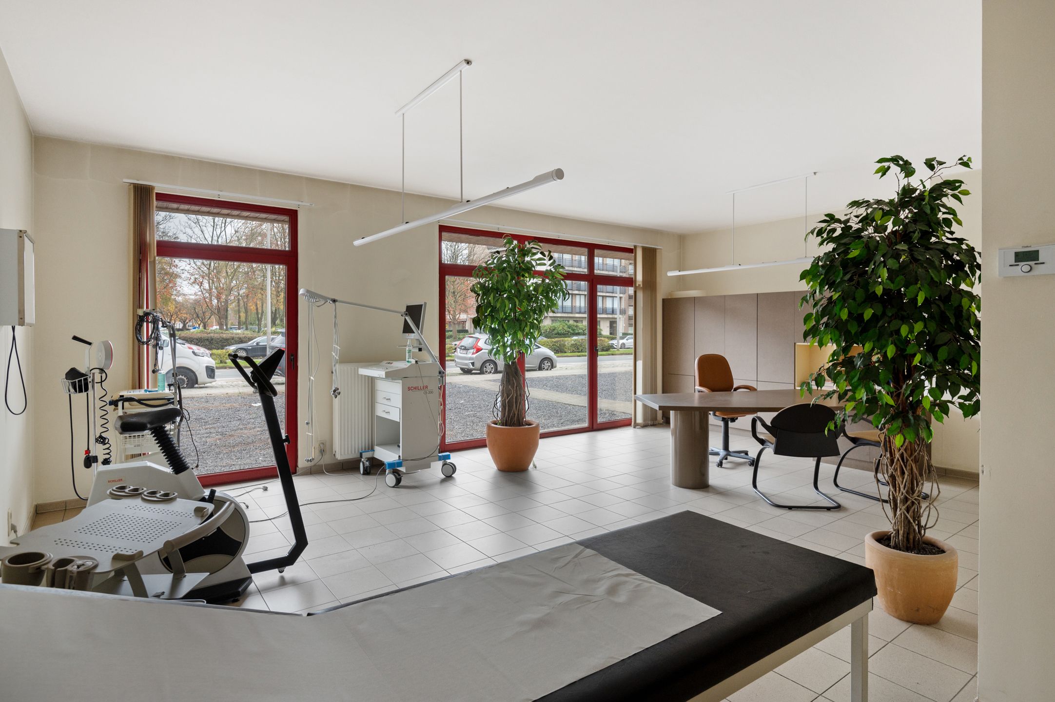 Energiezuinig appartement / praktijk kantoor op strategische locatie in Dendermonde!  foto 2