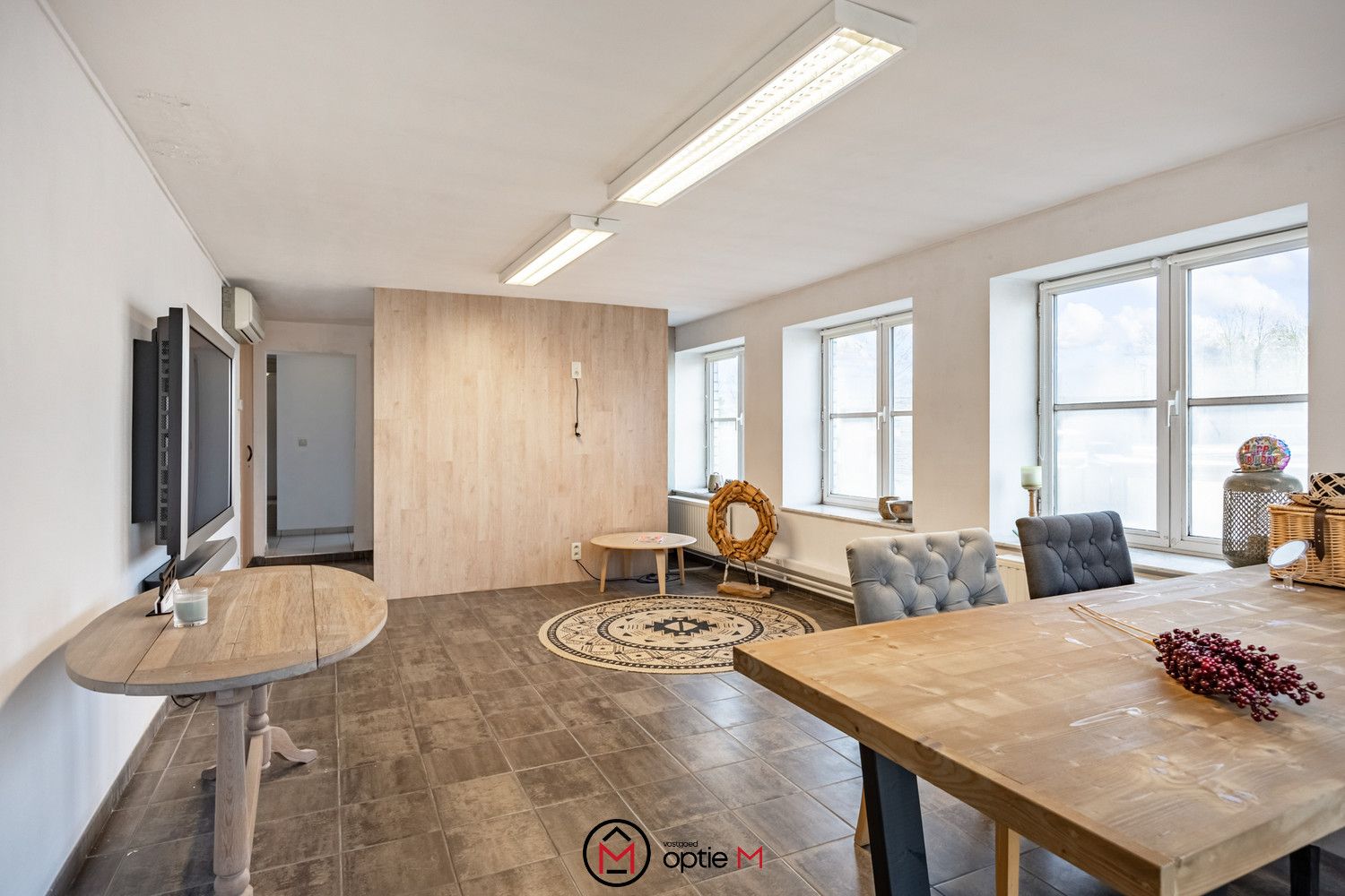 Gebouw met 3 appartementen, 2 kantoren & werkplaats in Bilzen foto 4