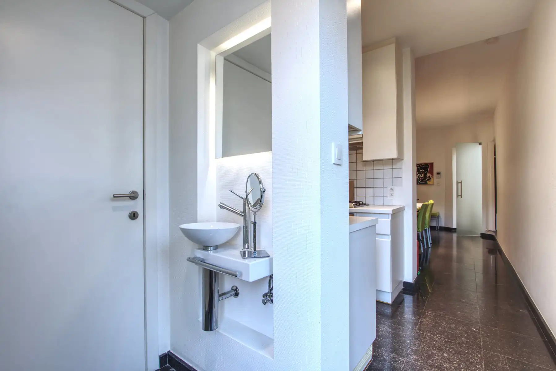 KANTOOR - 8 BURELEN - 16 tot 20 WERKPLAATSEN - PARKING MOG. foto 21