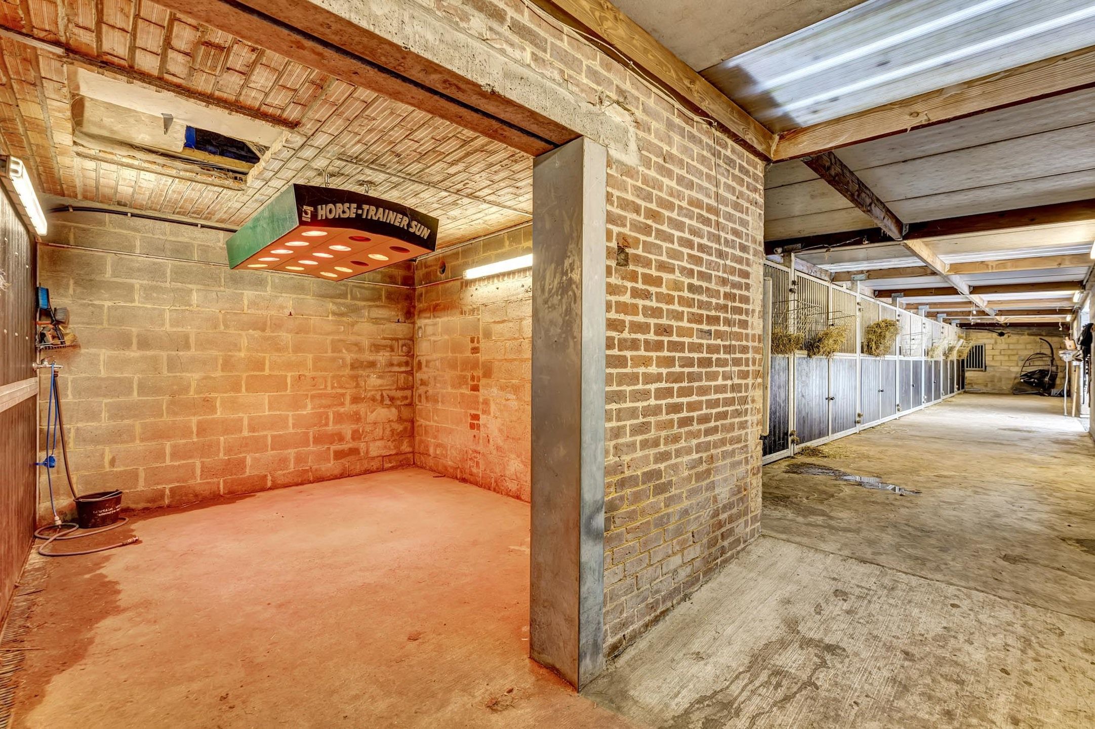 Instapklare woning met paardenaccommodatie te Ninove foto 8