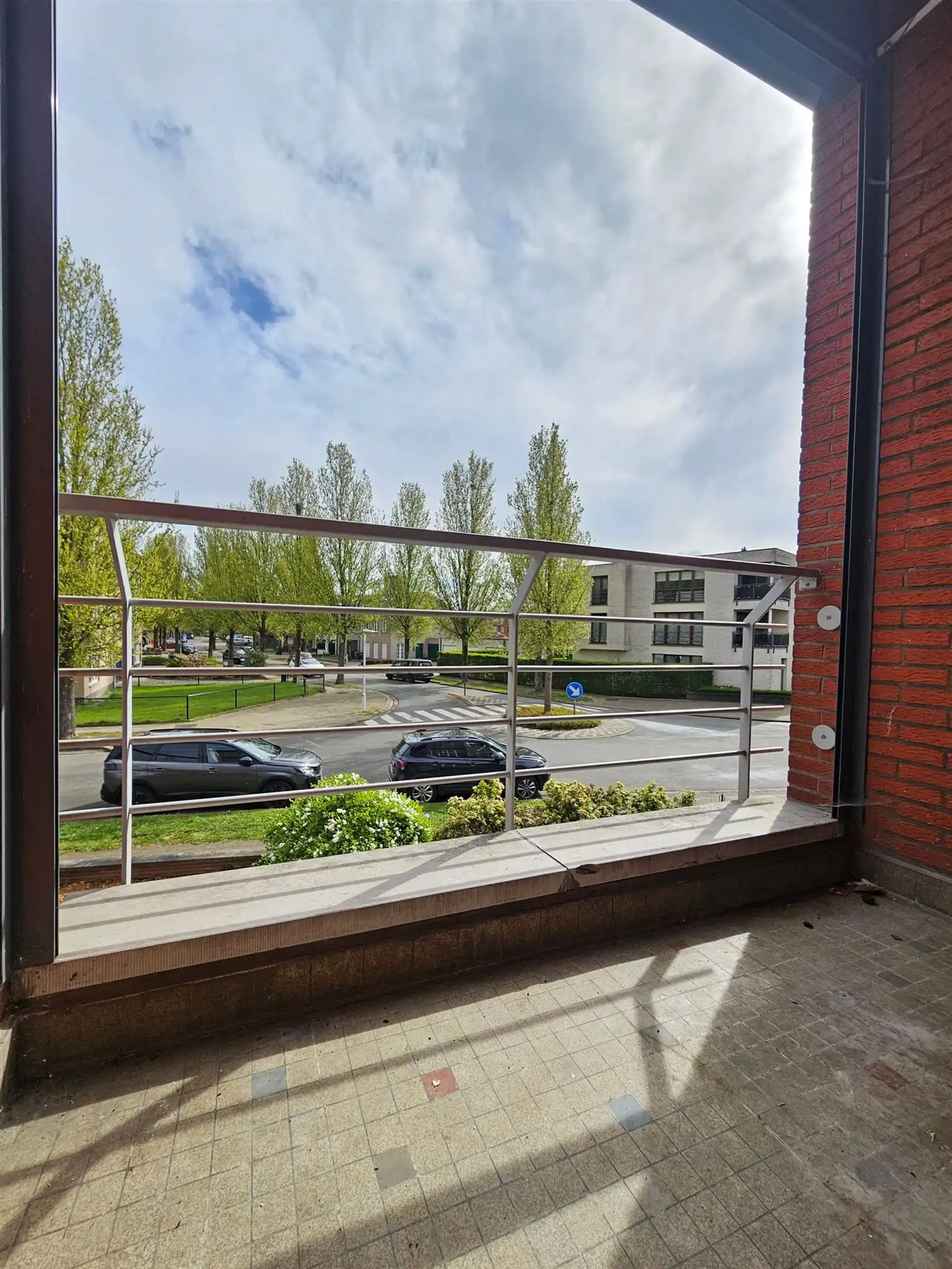 Gerenoveerd appartement met terras en garagebox. foto 9