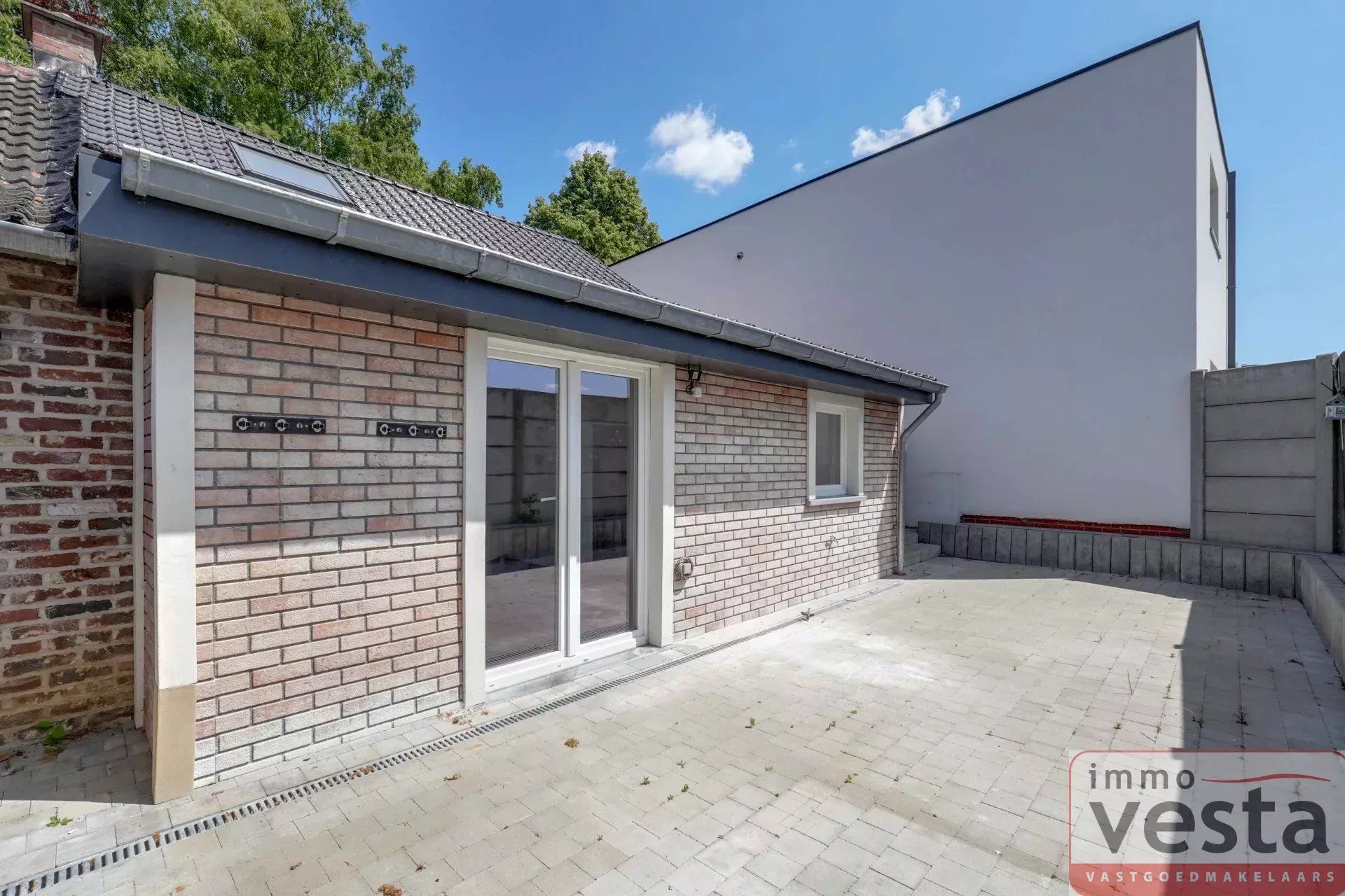 Gerenoveerde woning aan de stadsrand foto 13