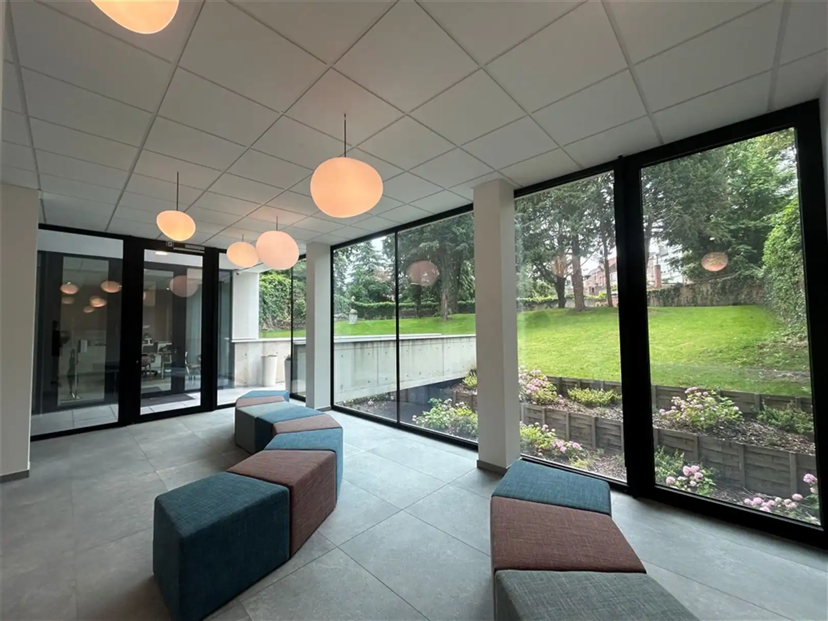 Kantoorgebouw foto 5