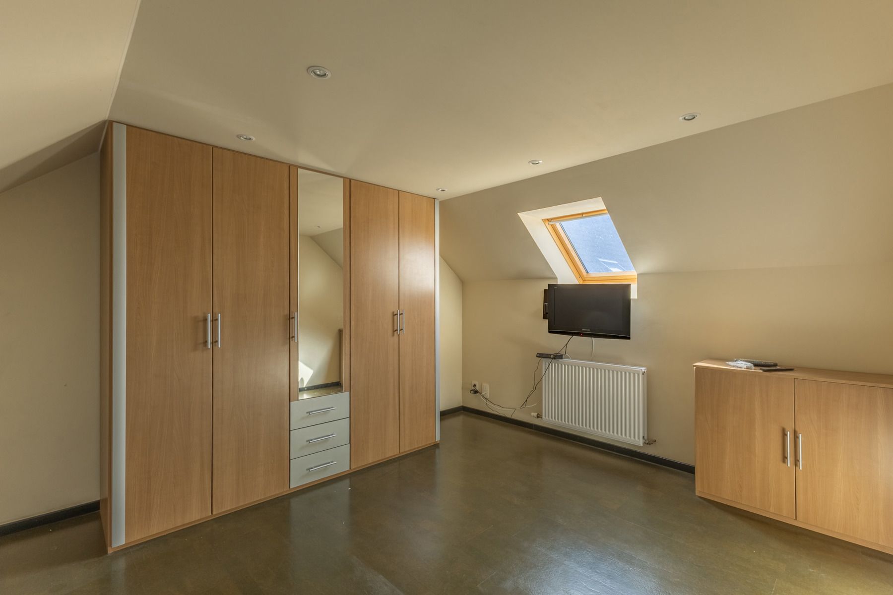 Instapklare woning met (min) 5 slaapkamers foto 15