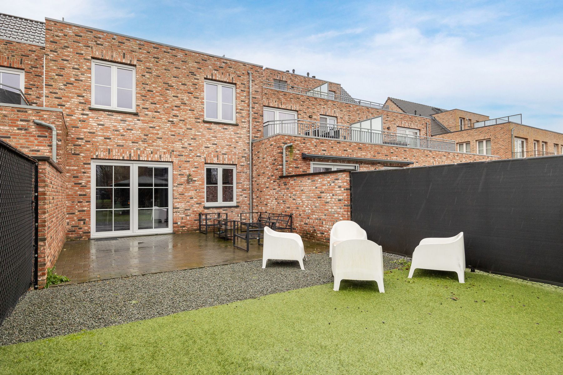 Verrassend ruime gezinswoning met terras, tuin en ondergrondse autostaanplaats. foto 19