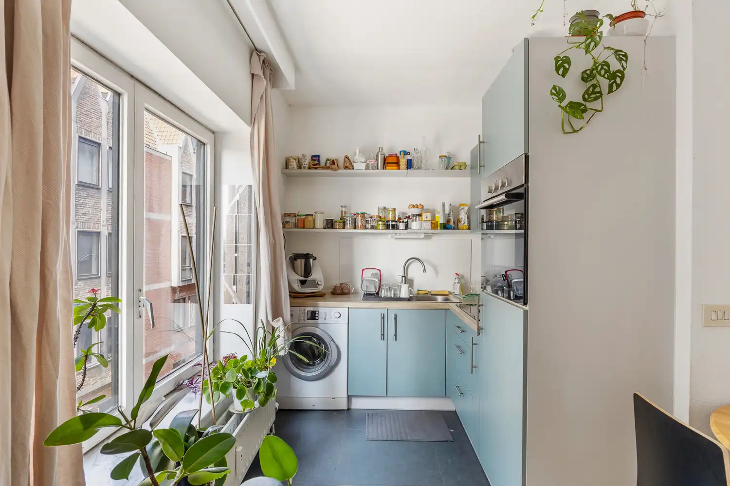 Bemeubelde flat op toplocatie in het historisch centrum foto 5