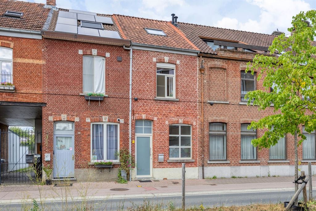 Prachtig gerenoveerde gezinswoning op een toplocatie foto 2