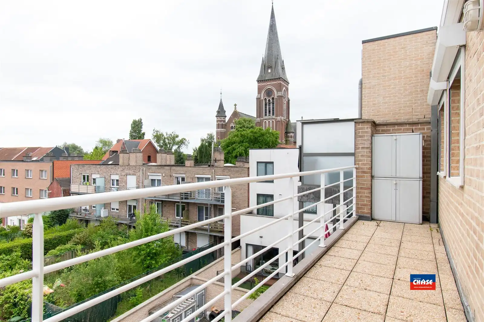 Ruim appartement met 2 slpks + P  foto 14