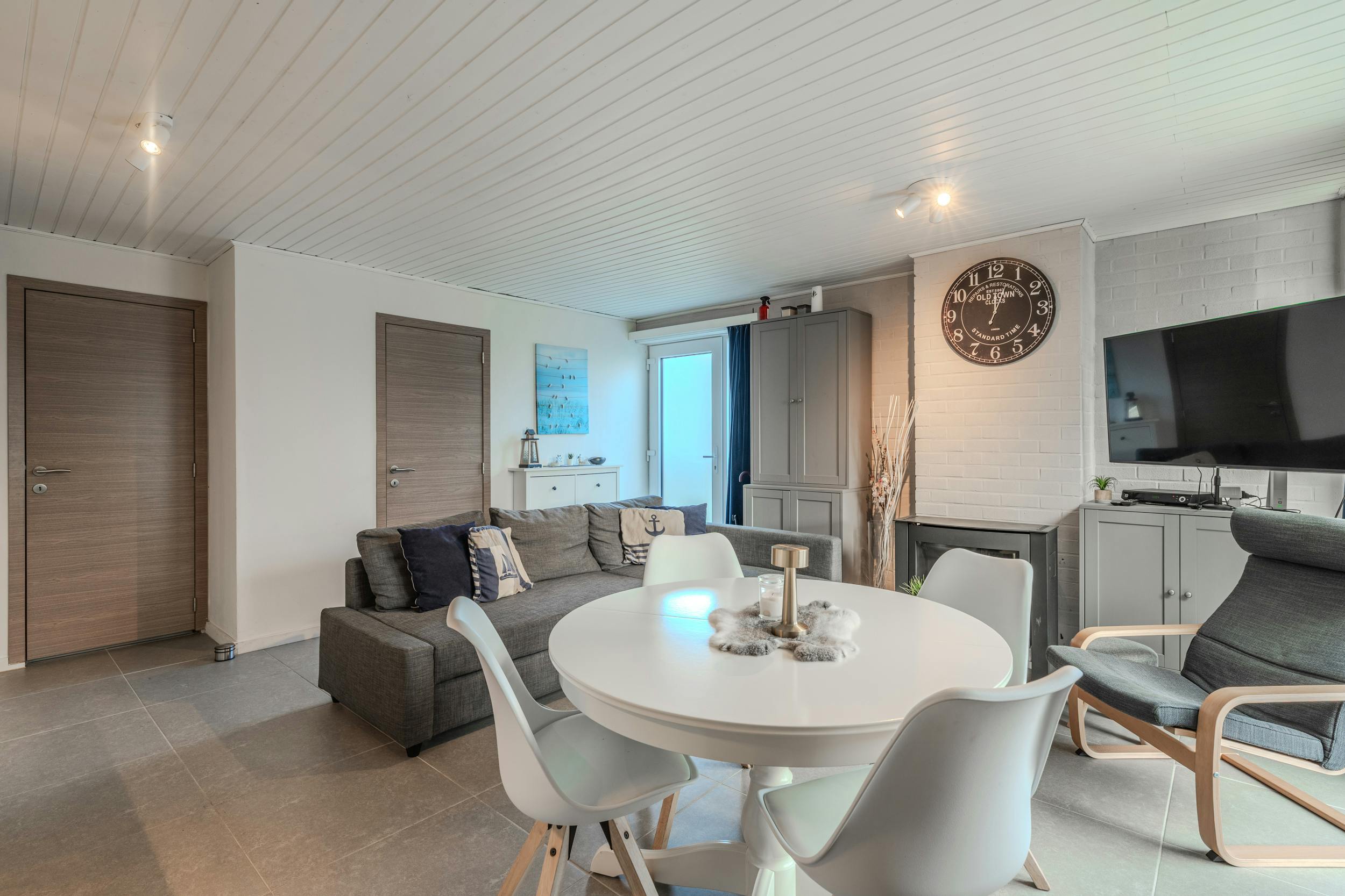 Rustig gelegen vakantiewoning met tuin te koop te Westende! foto 4