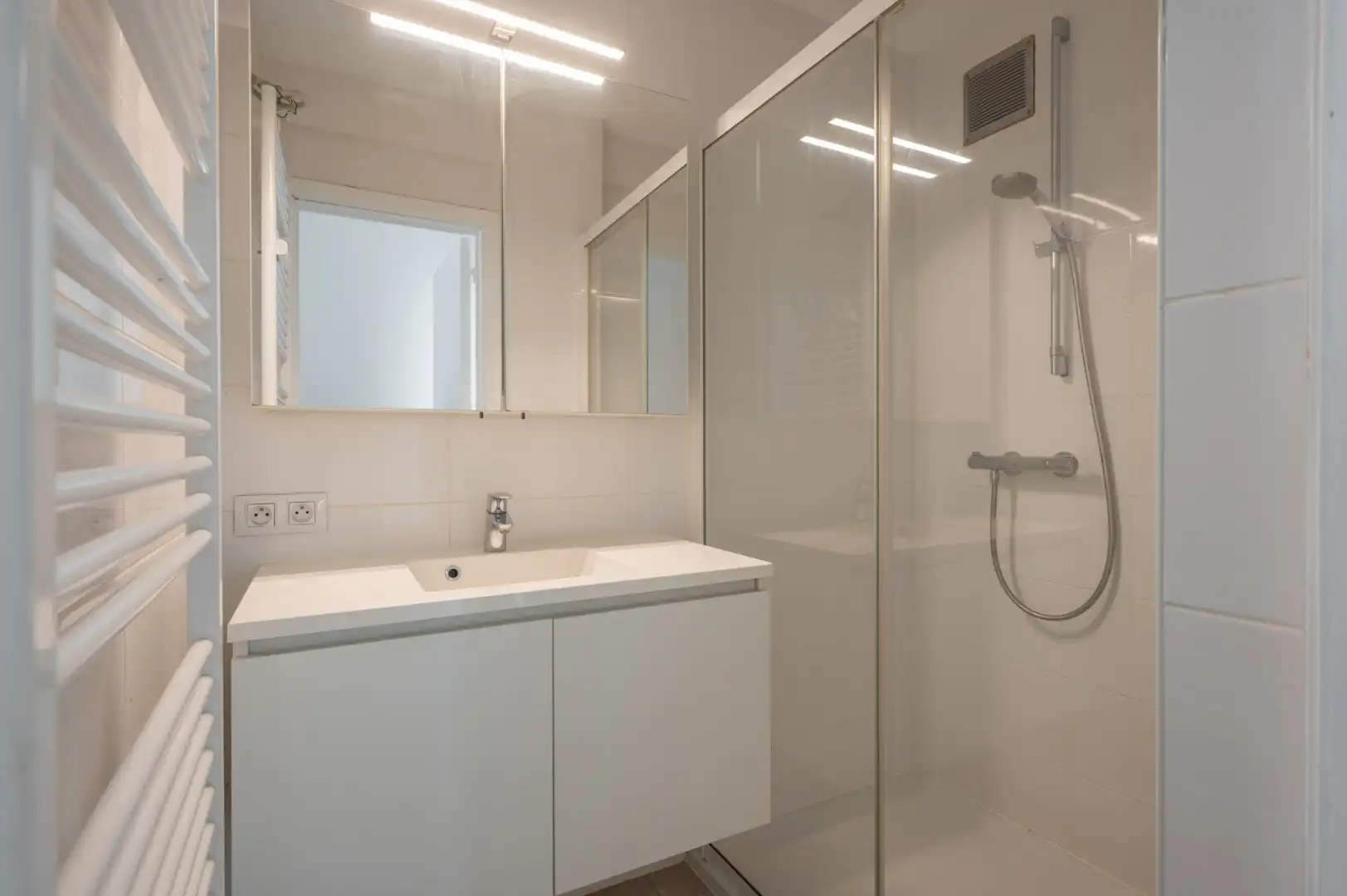 Hoekappartement met 2 slaapkamers en mooi zeezicht foto 10