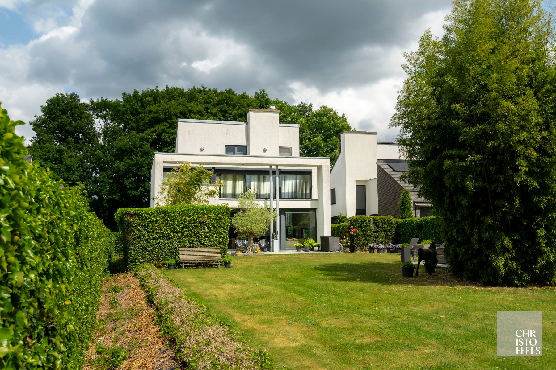 Ruime stijlvolle moderne villa (547m²) op zuid gericht grondperceel van 2.531m² foto 7