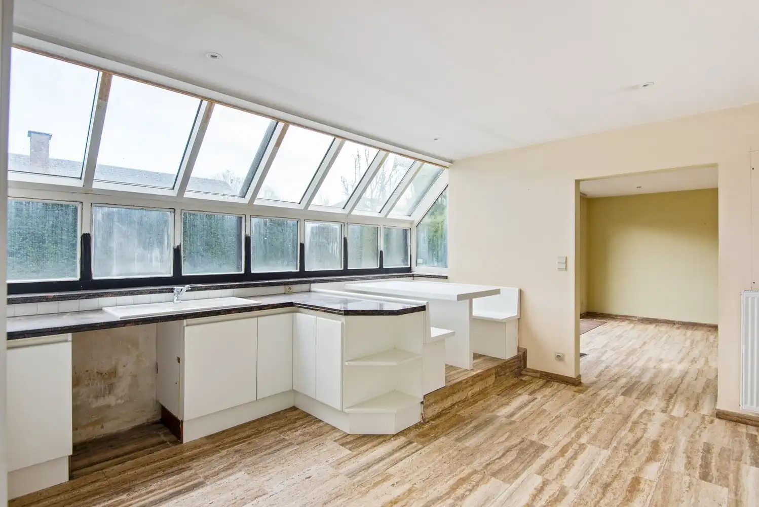 Karaktervolle gezinswoning met tal van mogelijkheden op centrale locatie in Hove foto 6