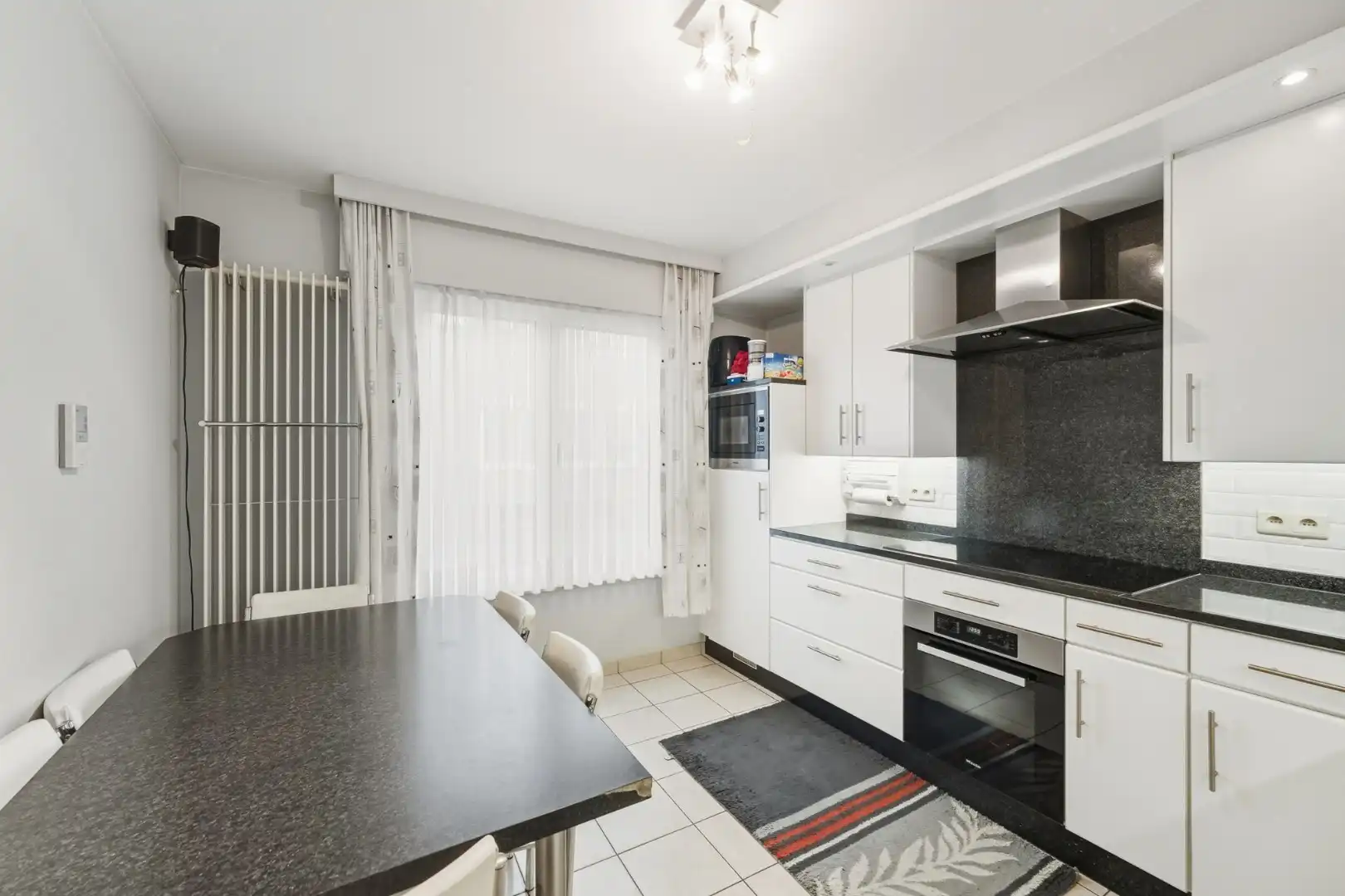 Instapklare, lichtrijke bel-etage woning met ruime garage en terras op centrale ligging foto 5
