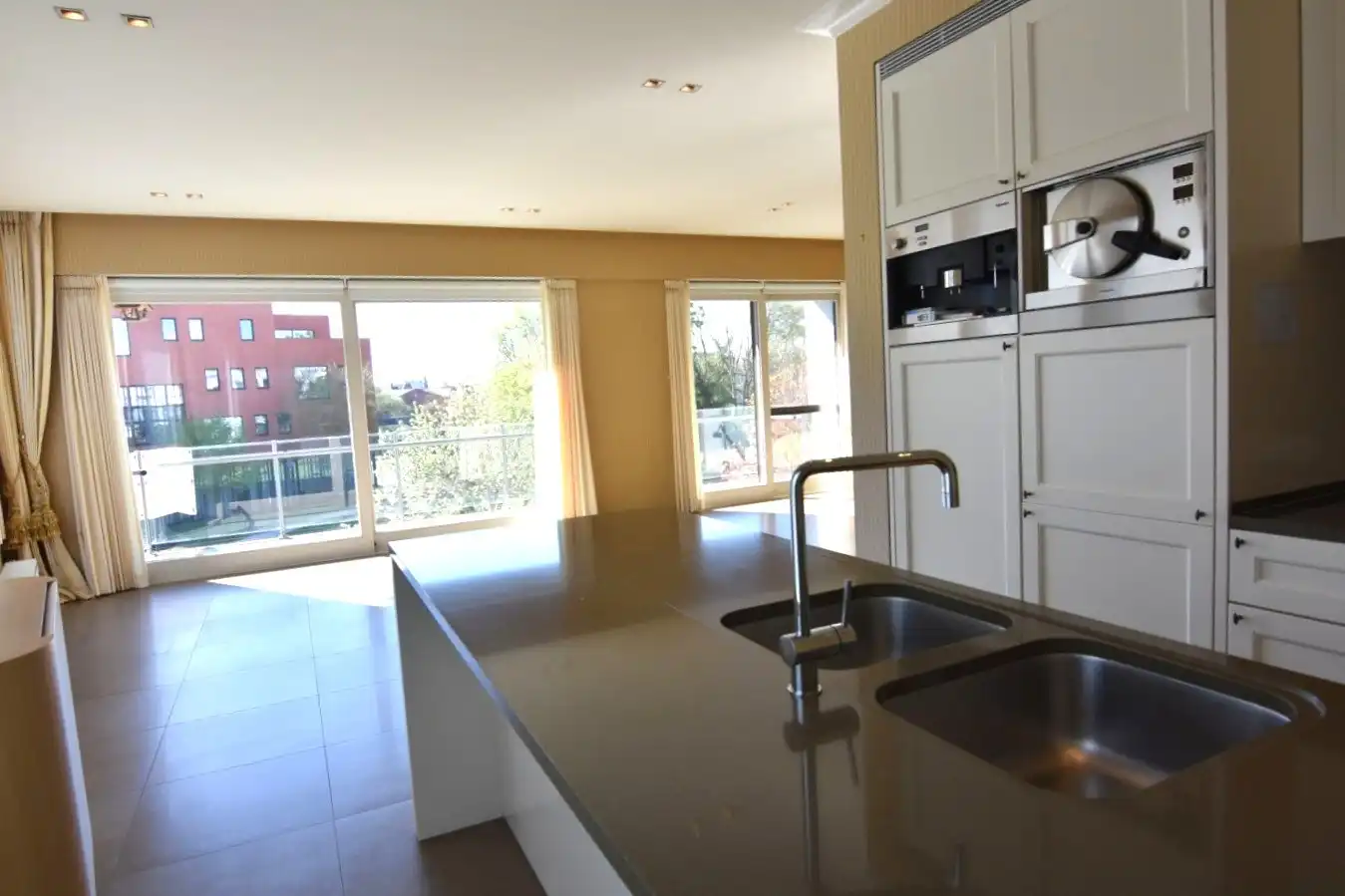 Luxe hoekappartement aan stadspark foto 7