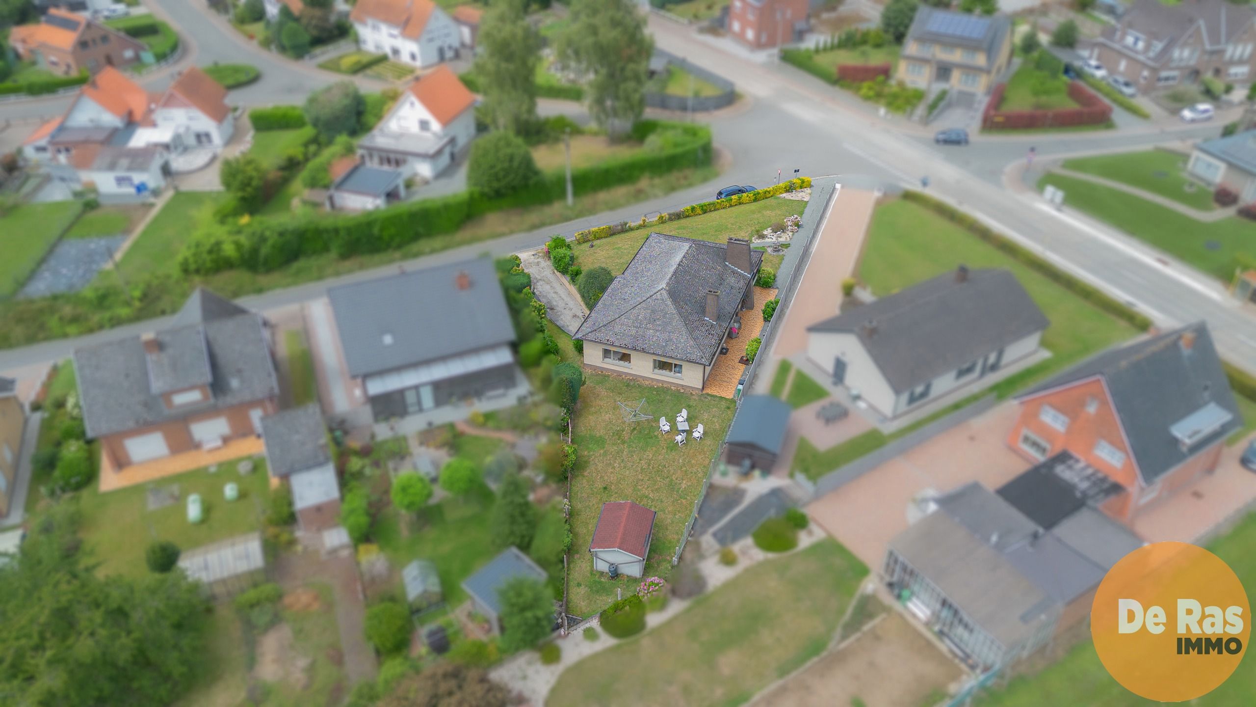 MOERBEKE - Goed onderhouden 4-gevelwoning nabij het station foto 5