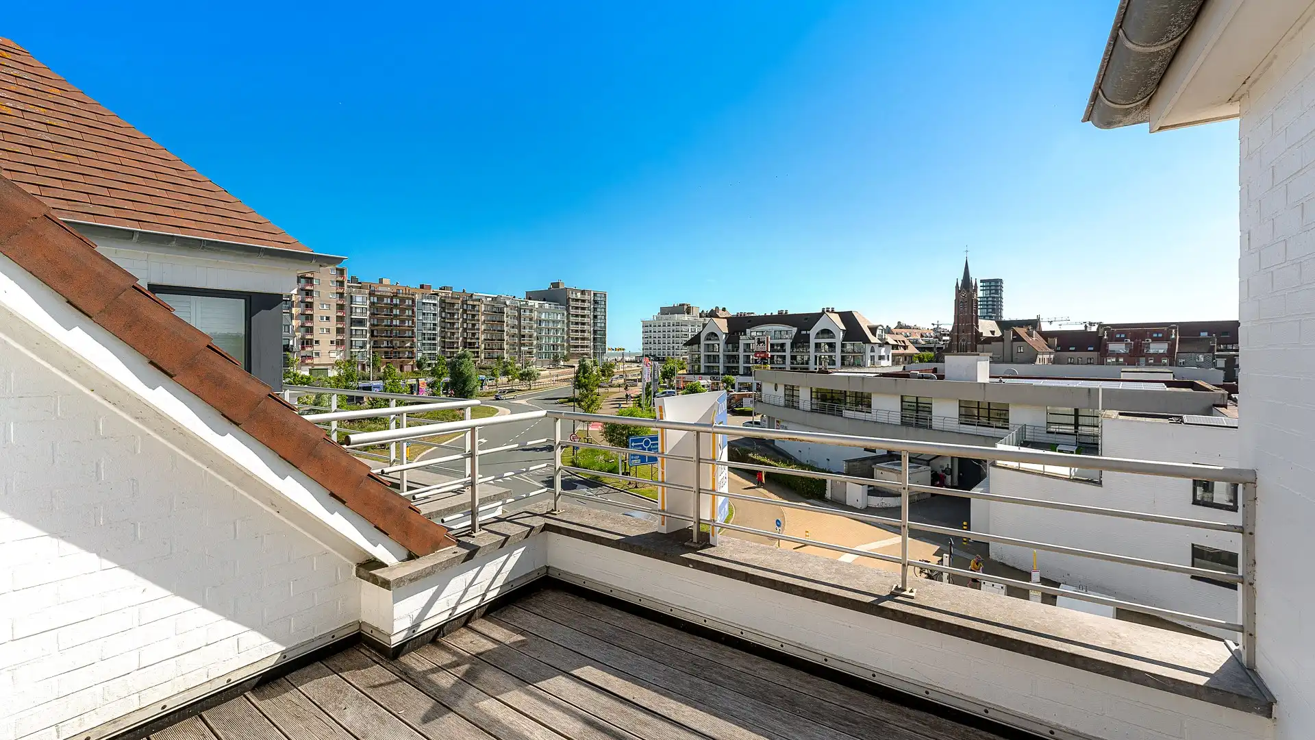 Zonnig duplex-appartement met grote zonneterrassen te Heist foto 7