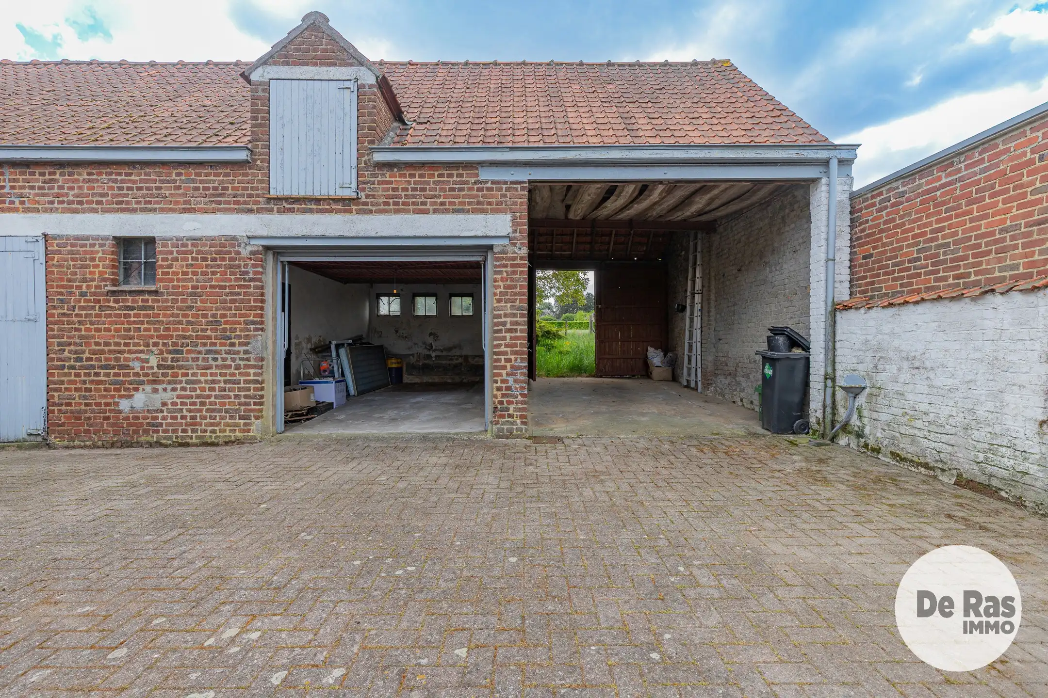 BURST - Te renoveren woning met tal van mogelijkheden foto 26