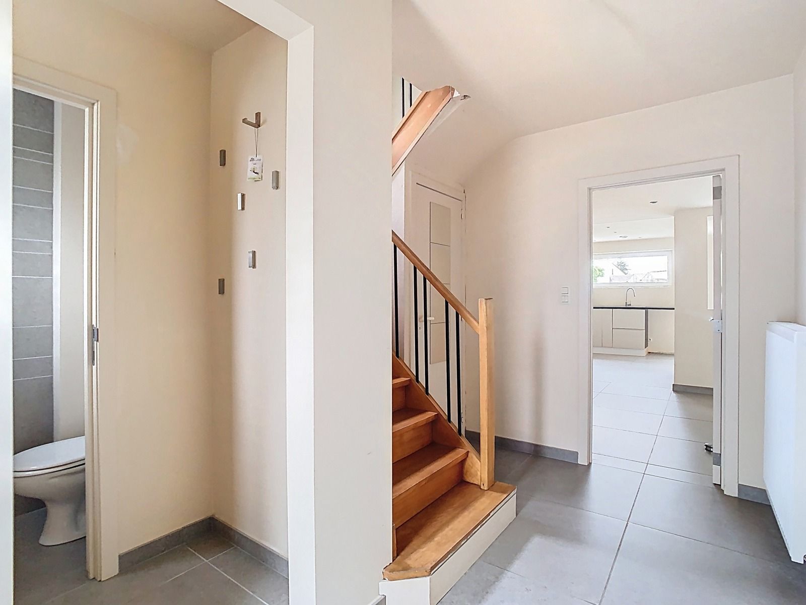 Te Meise, Charmante Woning met 3 SLPK, grote tuin én garage! foto 10