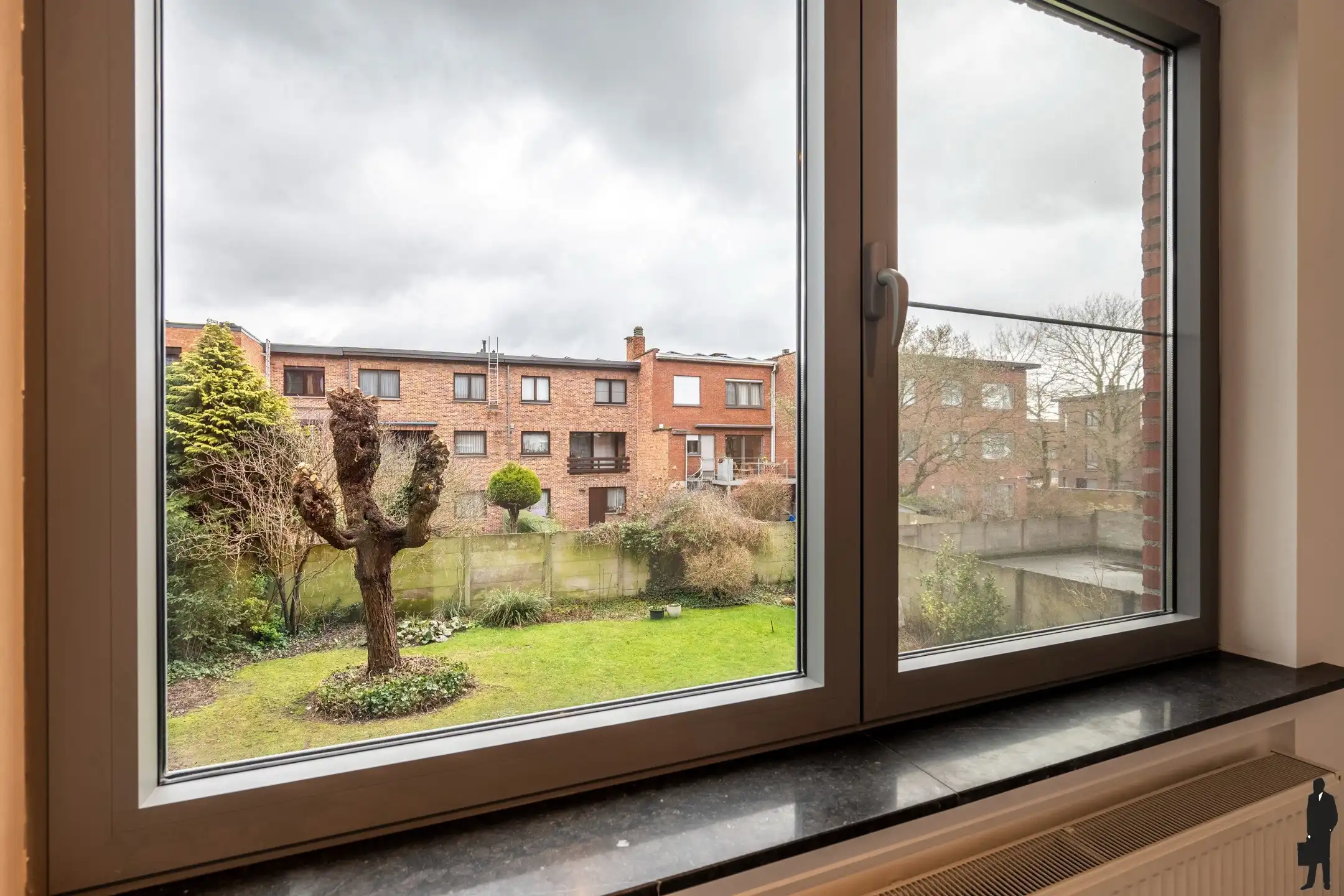 Lichtrijk gerenoveerd instapklaar appartement met 2 slpk foto 17