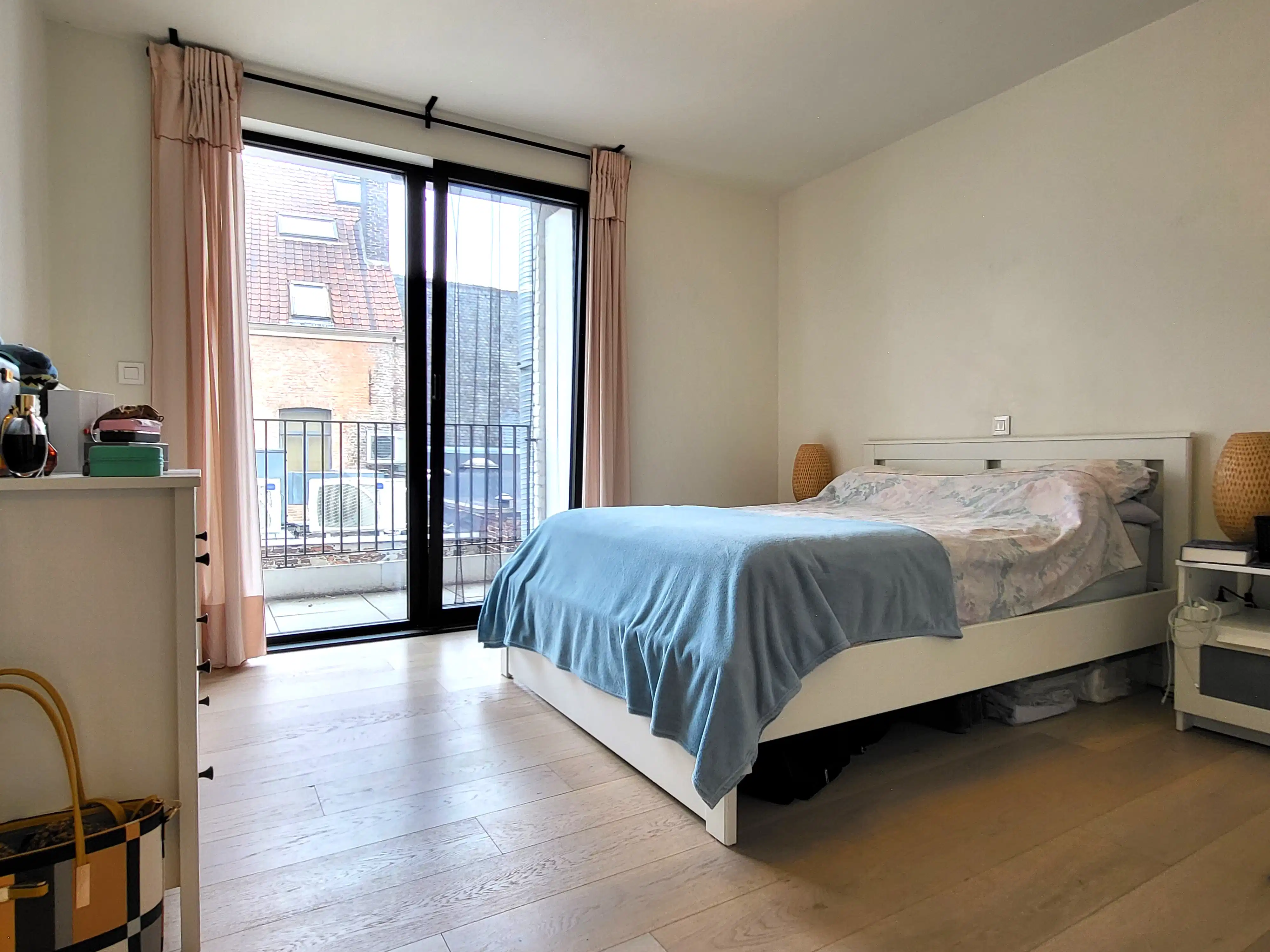 GERENOVEERD APPARTEMENT IN 2020 MET 1 SLAAPKAMER EN TERRAS, in het centrum van Gent.  foto 13