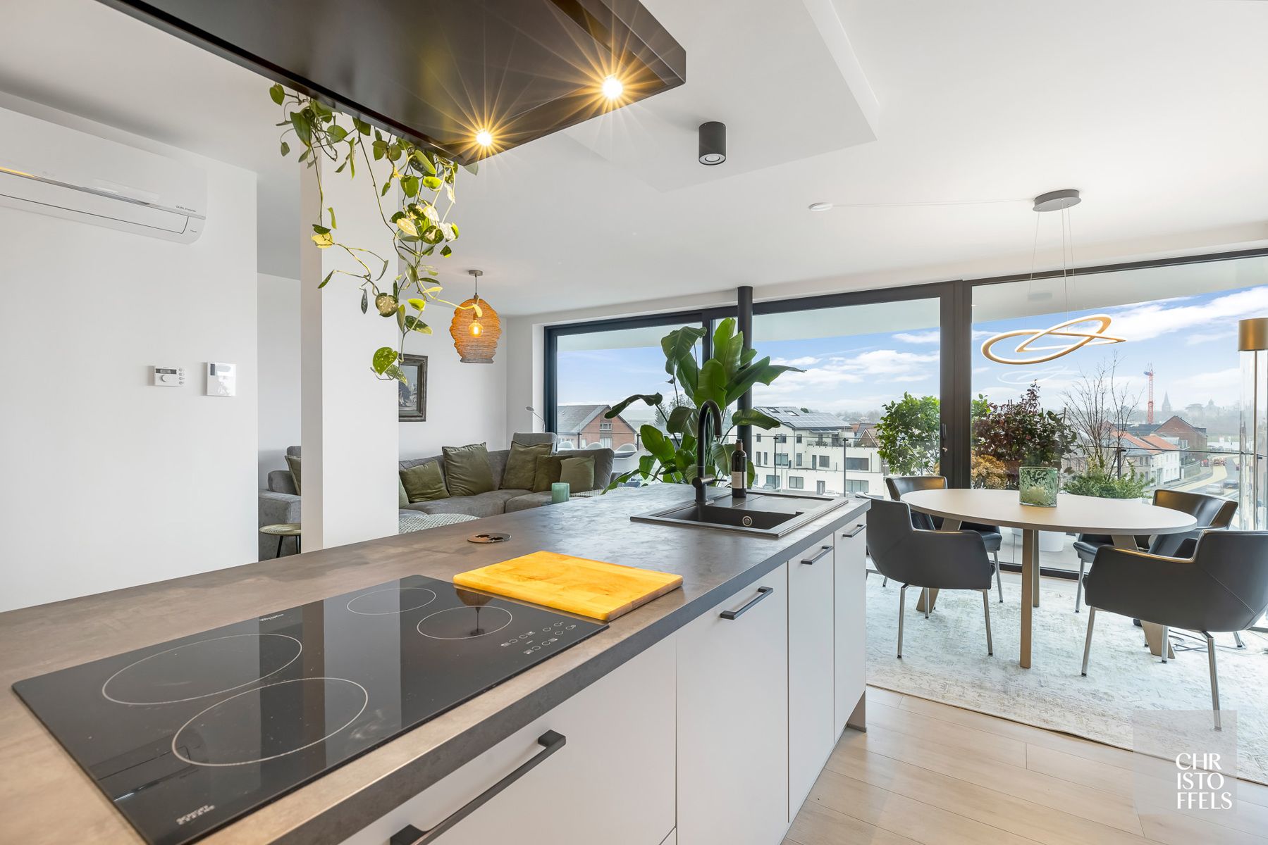 TE HUUR - Luxueus 2-slaapkamerappartement met uitzonderlijk zicht op water! foto 8