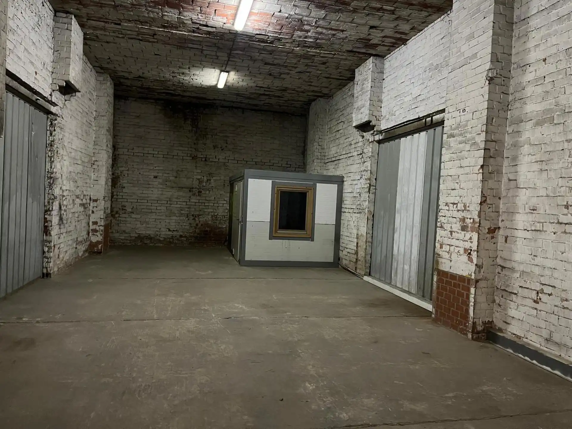 Magazijn unit 48B van  86 m² centraal  tussen A12 en E19 foto 3